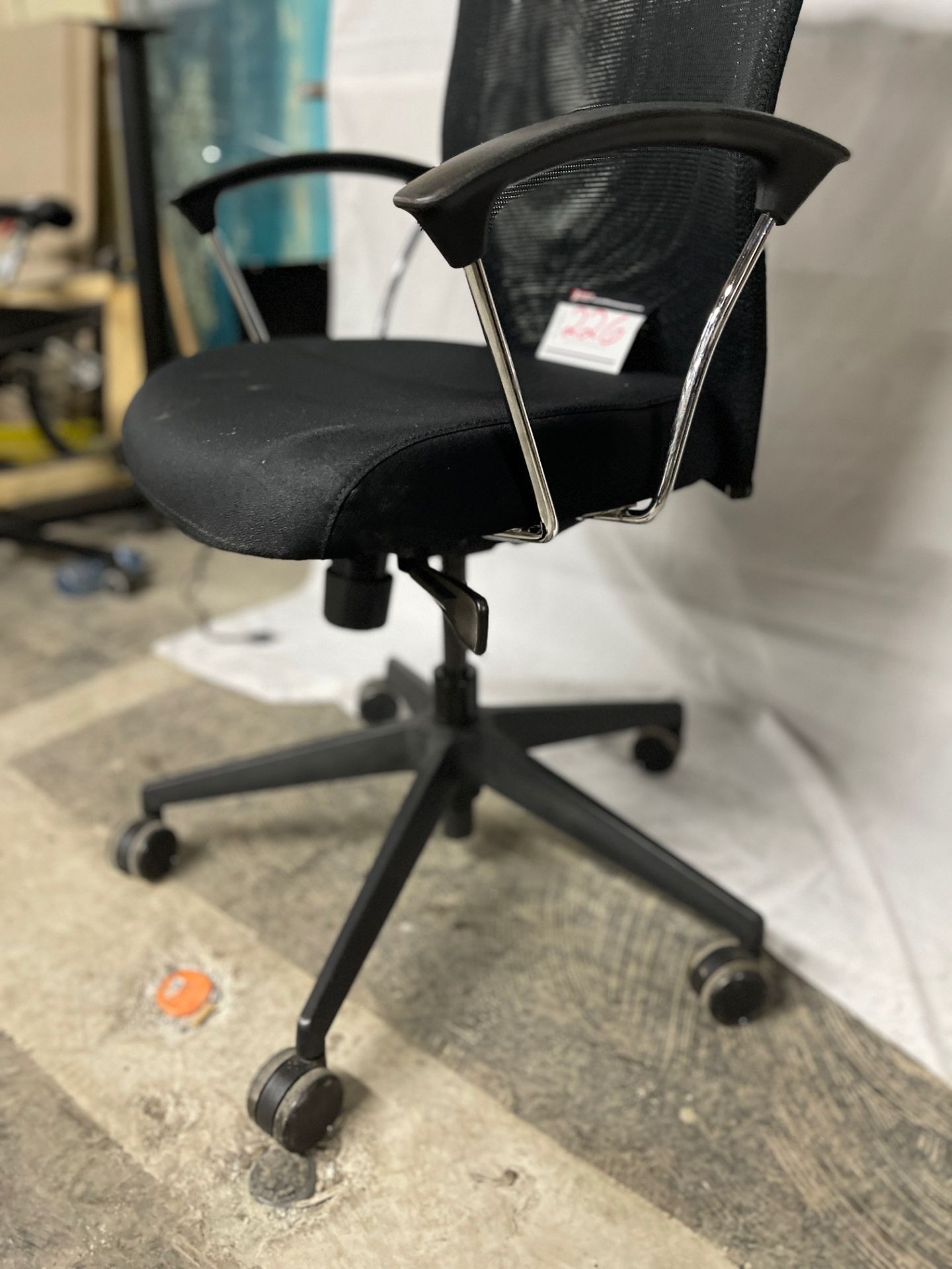 TASK CHAIR