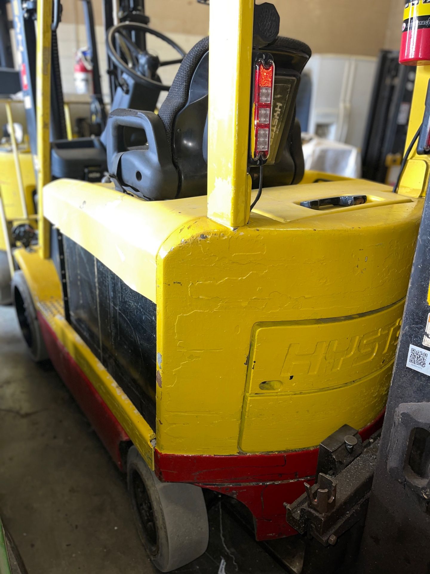 HYSTER ELECTRIC FORKLIFT, NO BATTERY, NO CHARGER, 5000 LBS CAPACITY - Image 2 of 6