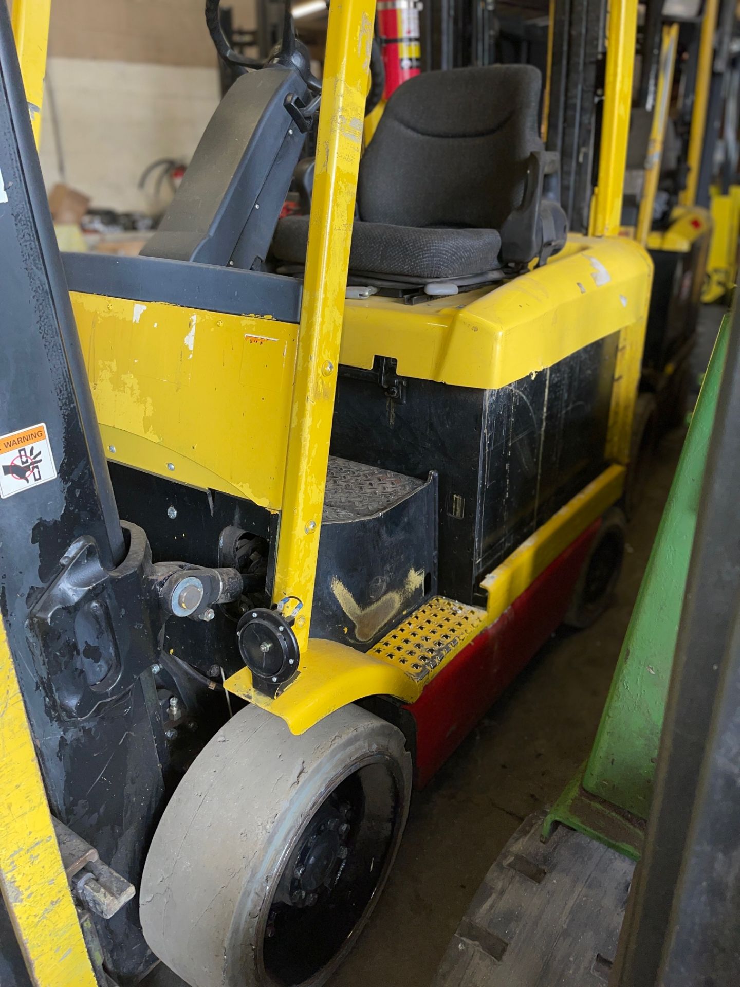 HYSTER ELECTRIC FORKLIFT, NO BATTERY, NO CHARGER, 5000 LBS CAPACITY - Image 5 of 6