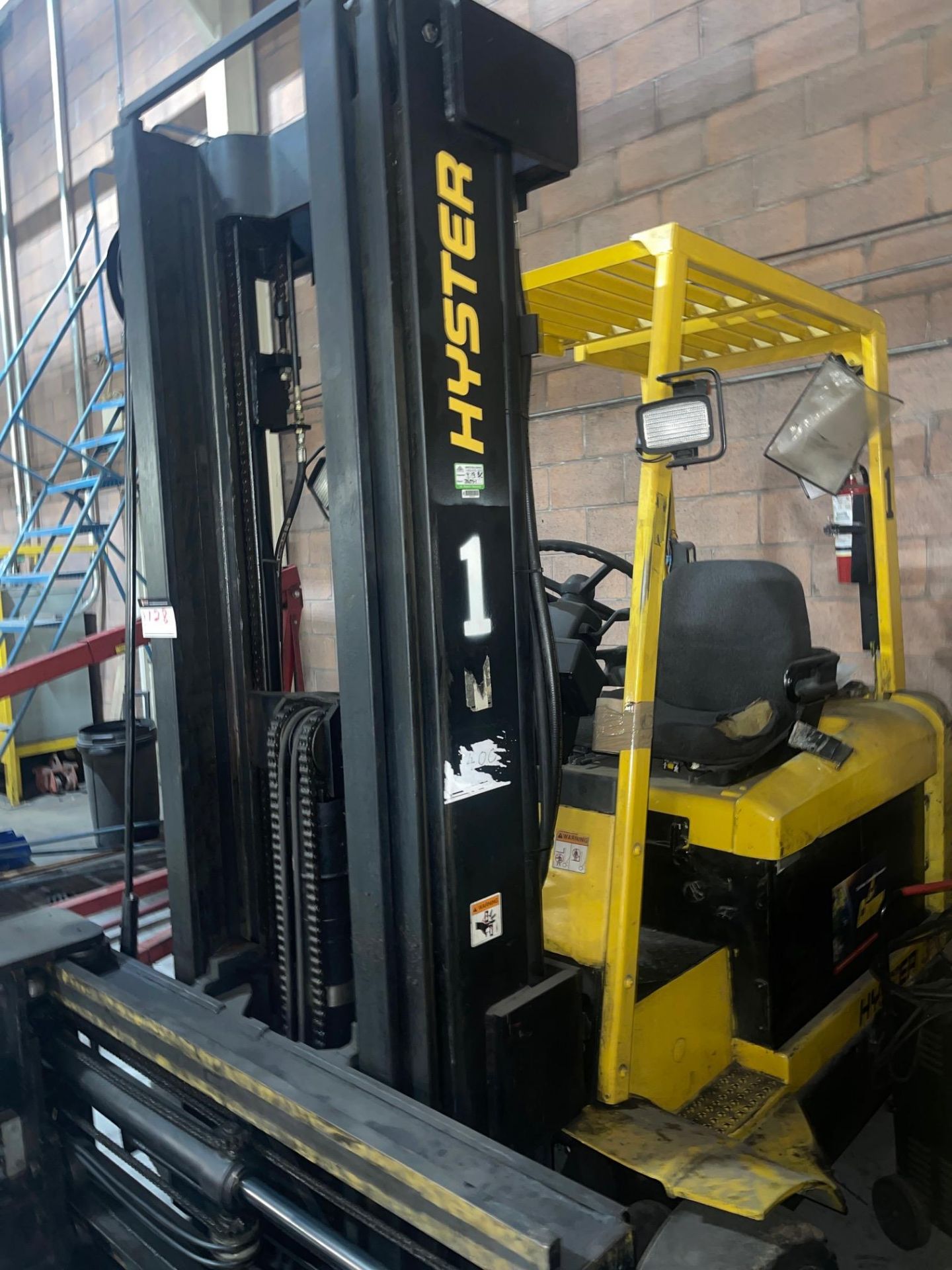 HYSTER ELECTRIC FORKLIFT WITH RUBBER TYRE, MODEL # N30XMH, SERIAL # C210V01599V, CAPACITY 3000 LBS