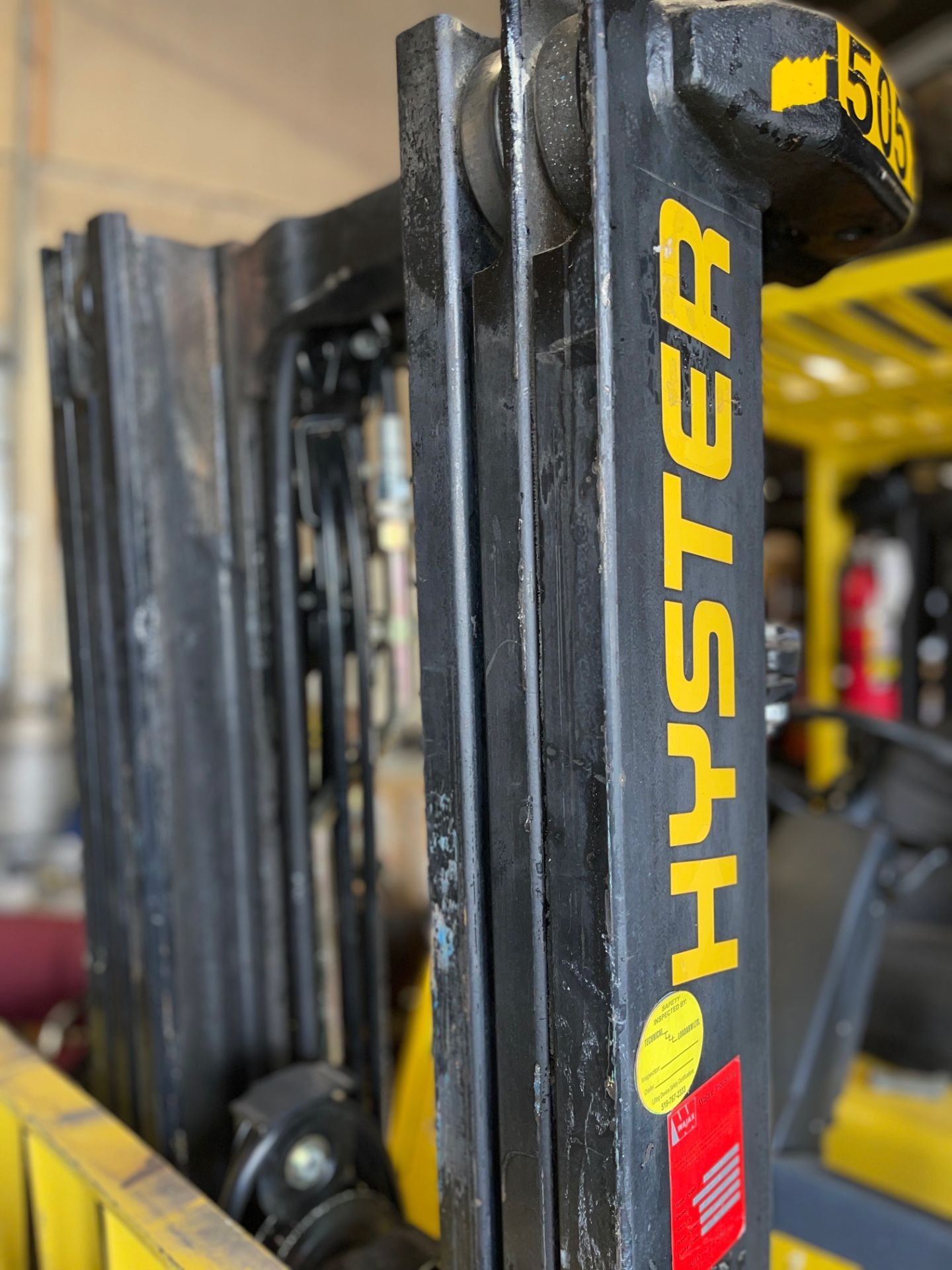 HYSTER ELECTRIC FORKLIFT, NO BATTERY, NO CHARGER, 5000 LBS CAPACITY - Image 4 of 6