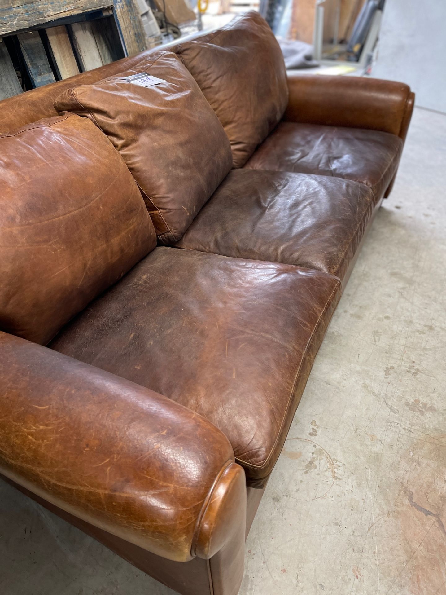 3 SEATER RAWHIDE LEATHER SOFA - Image 4 of 6