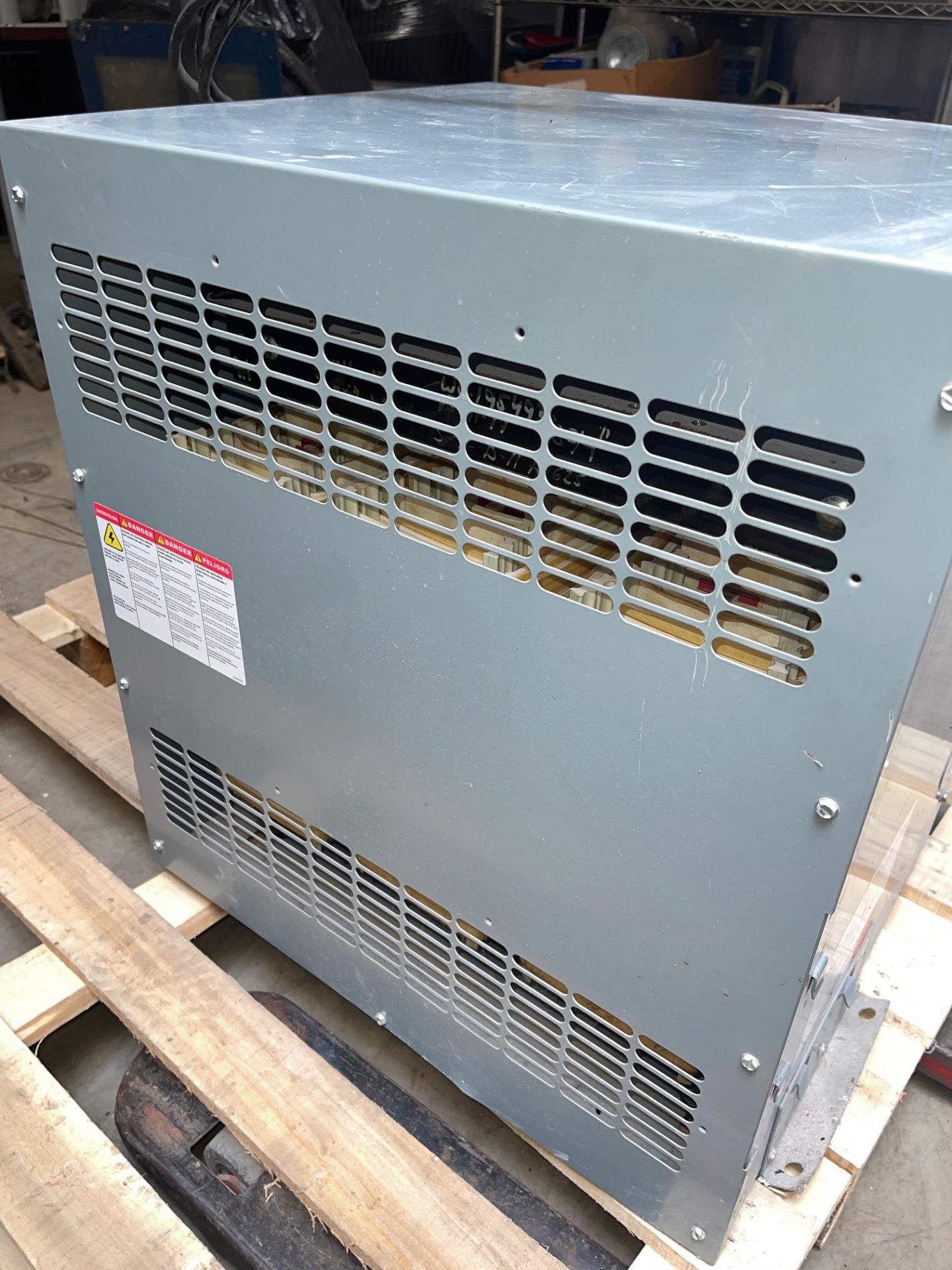 COMMERCIAL, C802 SERIES DELTA TRANSFORMER, 75 KVA, PRIMARY 600 V, SEC 208Y/120 V, 3 PHASE - Image 2 of 5