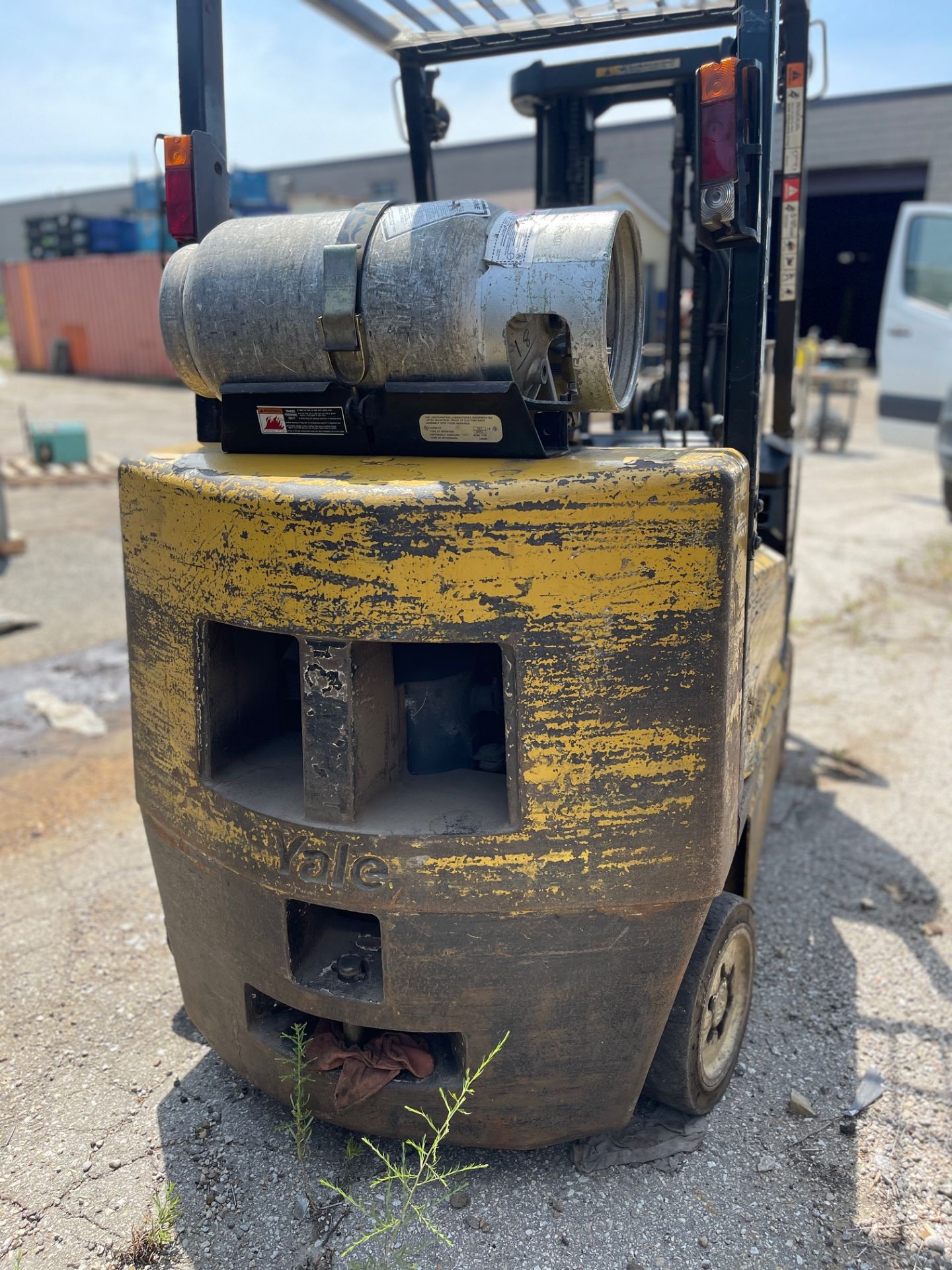 YALE FORKLIFT, 4500 LBS CAPACITY, NEW BATTERY, COOLANT, RUNS LIKE NEW - Image 6 of 7