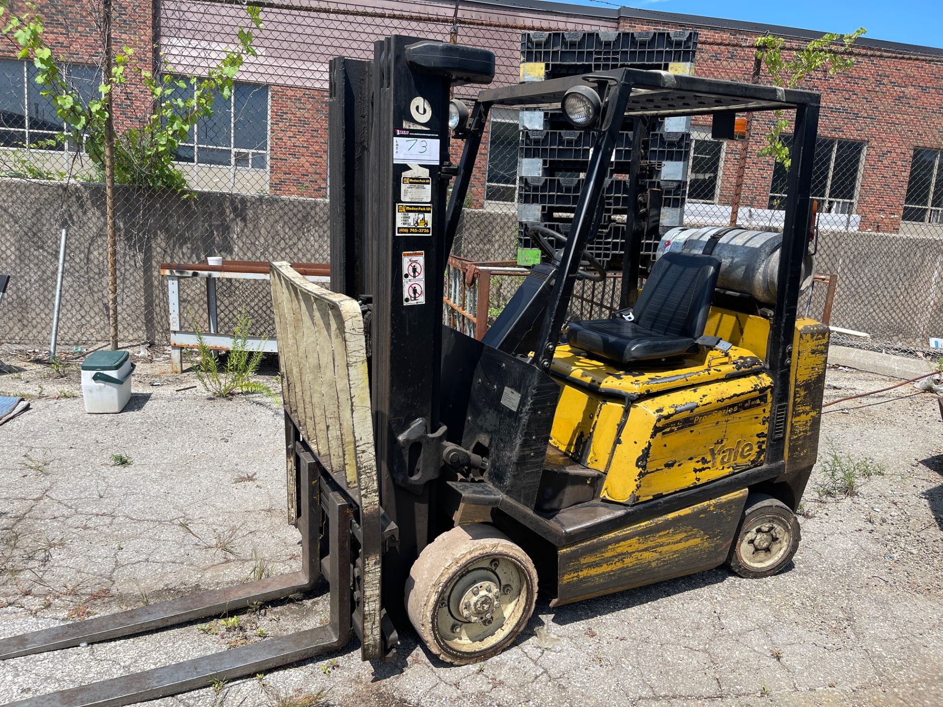 YALE FORKLIFT, 4500 LBS CAPACITY, NEW BATTERY, COOLANT, RUNS LIKE NEW