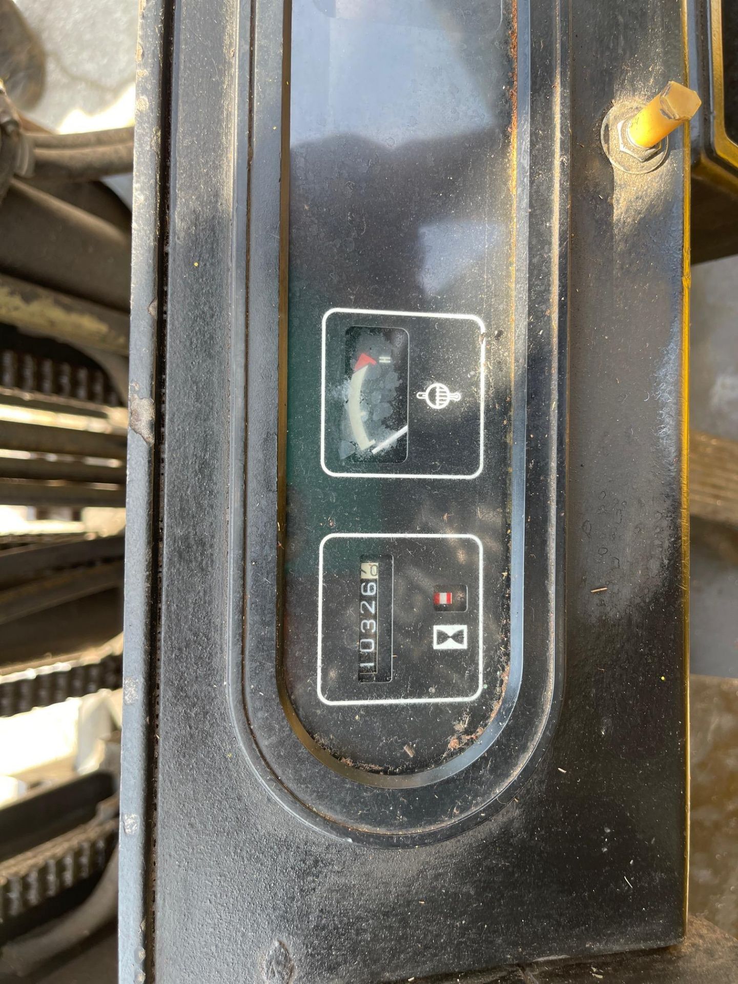 YALE FORKLIFT, 4500 LBS CAPACITY, NEW BATTERY, COOLANT, RUNS LIKE NEW - Image 4 of 7