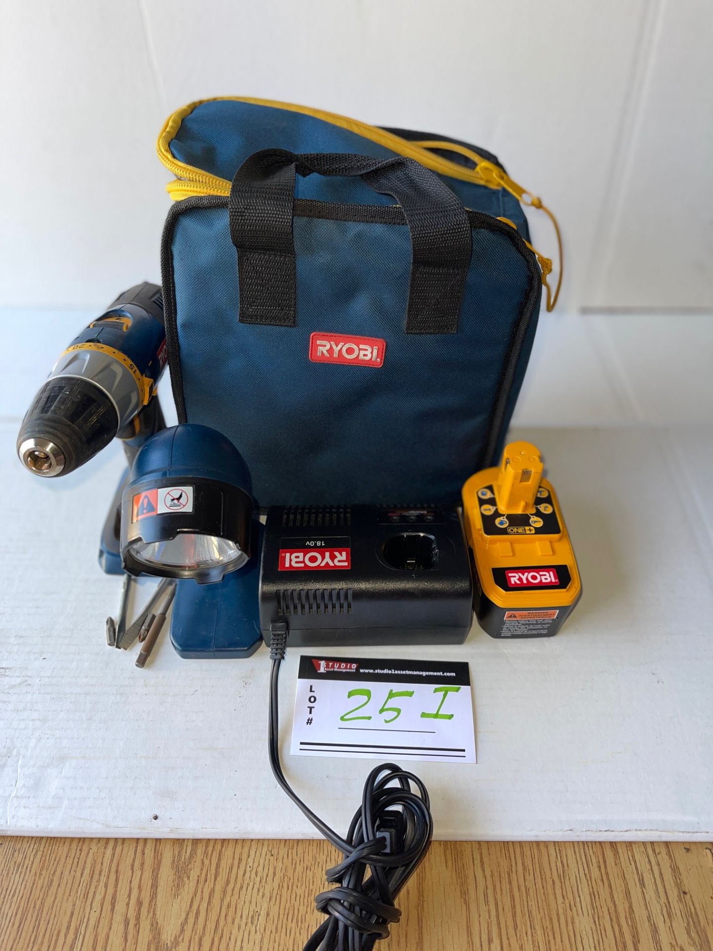 LOT/(RYOBI) 18 VOLT CORDLESS KIT - Image 3 of 3