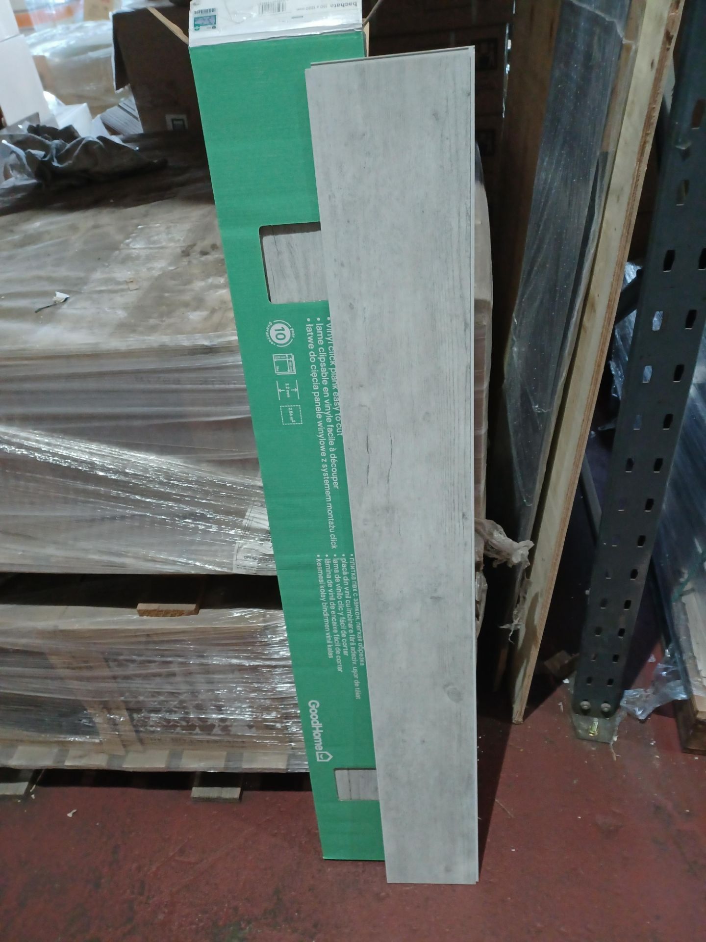 PALLET TO CONTAIN 52 x PACKS OF NEW BACHETA LUXURY VINYL CLICK PLANK FLOORING. RRP £58 PER PACK.