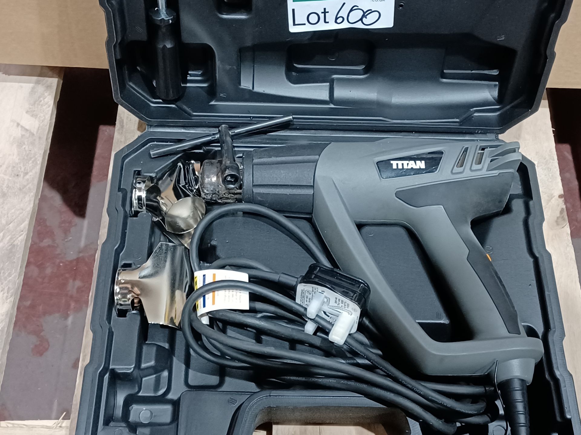 TITAN TTB773HTG 2000W ELECTRIC HEAT GUN 220-240V (912KJ CARRY CASE, UNCHECKED PCK