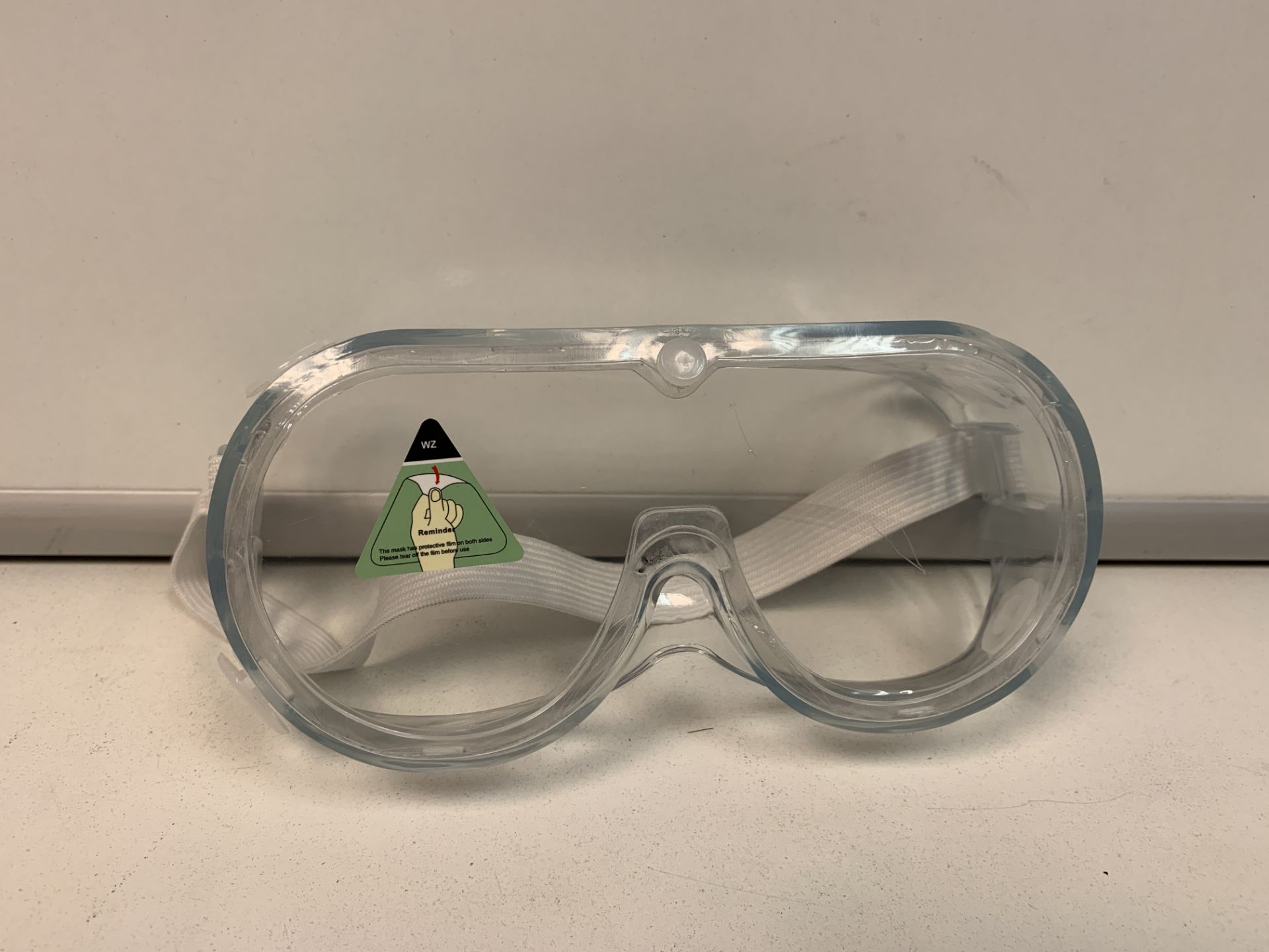 200 X BRAND NEW ANTI FOG SAFETY GOGGLES