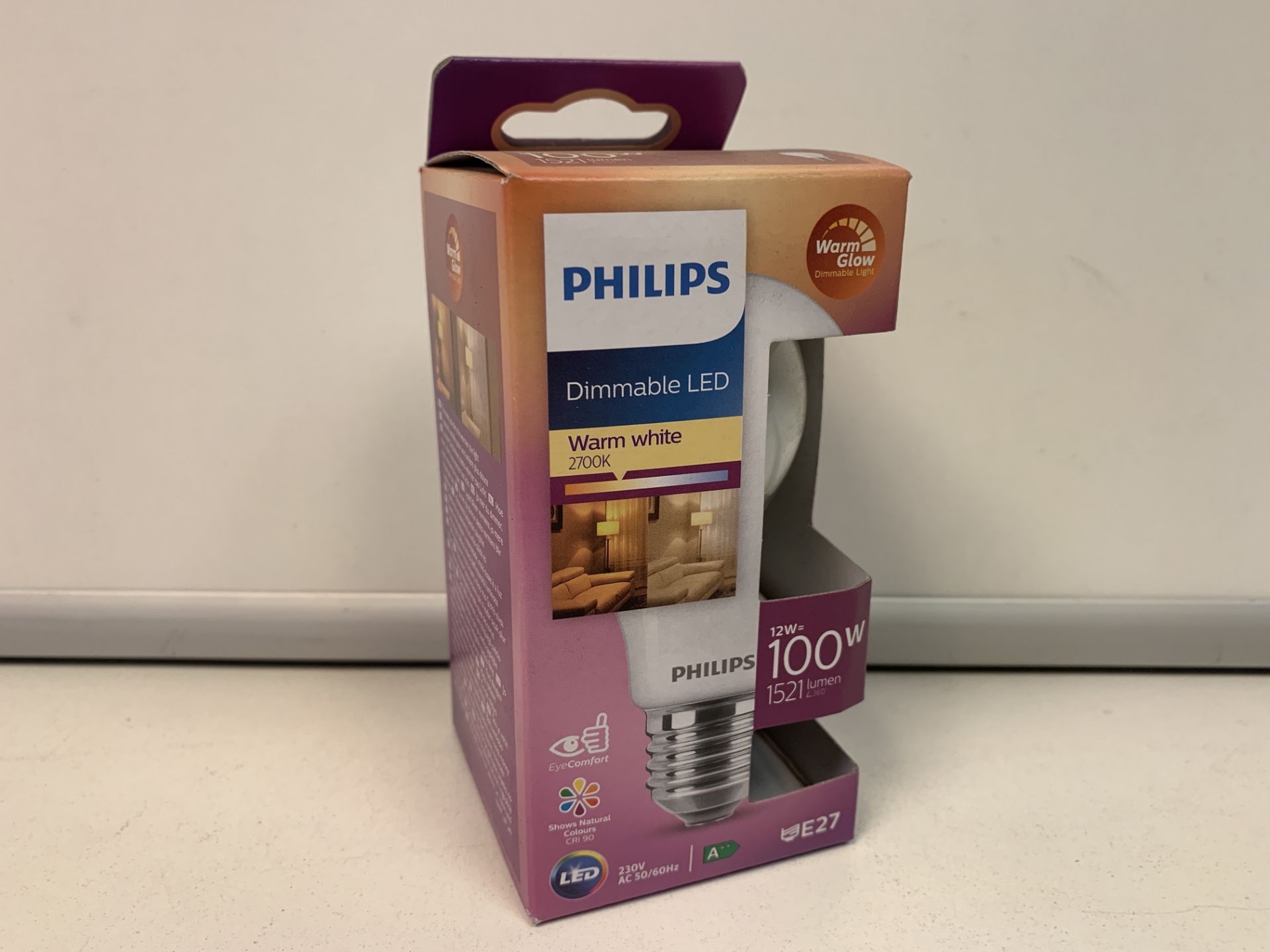 32 X BRAND NEW PHILLIPS DIMMABLE LED E27 1521 LUMEN LIGHT BULBS RRP £12 EACH R2