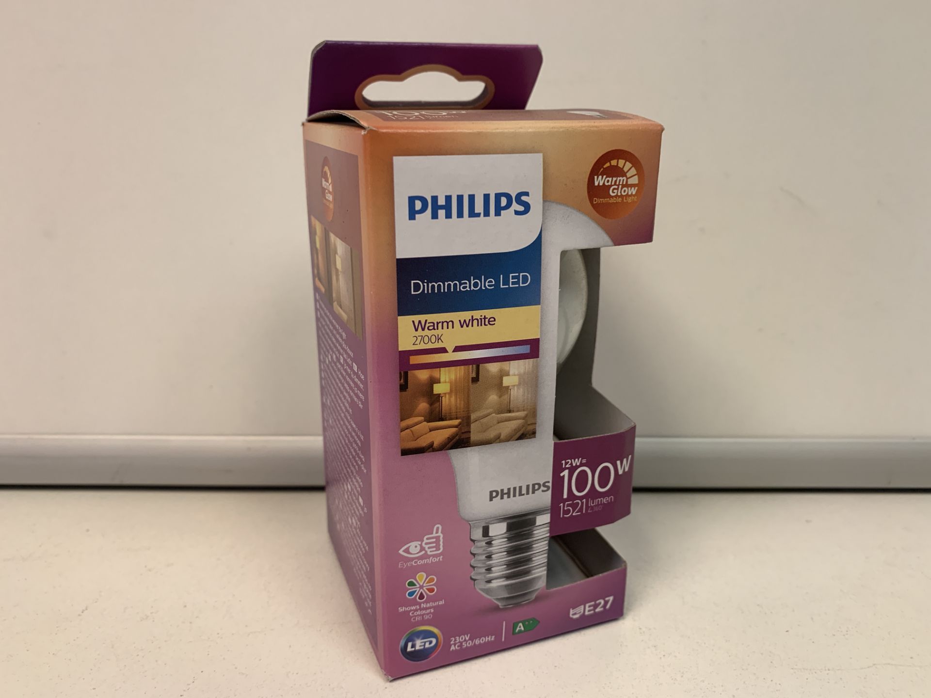 32 X BRAND NEW PHILLIPS DIMMABLE LED E27 1521 LUMEN LIGHT BULBS RRP £12 EACH R2