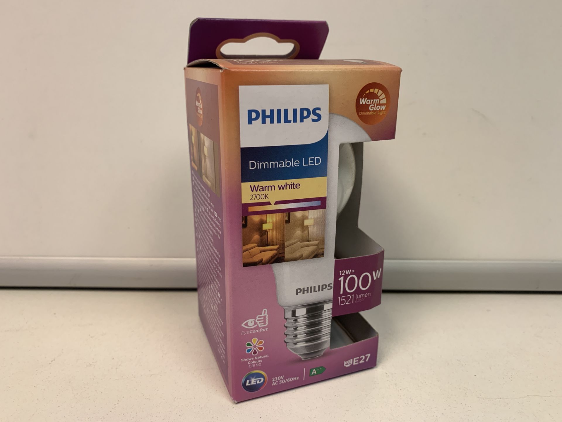 32 X BRAND NEW PHILLIPS DIMMABLE LED E27 1521 LUMEN LIGHT BULBS RRP £12 EACH R2