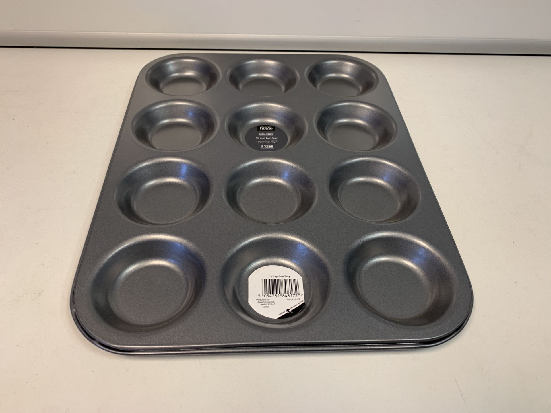 24 X NEW GEORGE HOME NON-STICK 12 CUP BUN TRAYS. DISHWASHER SAFE (P/R)