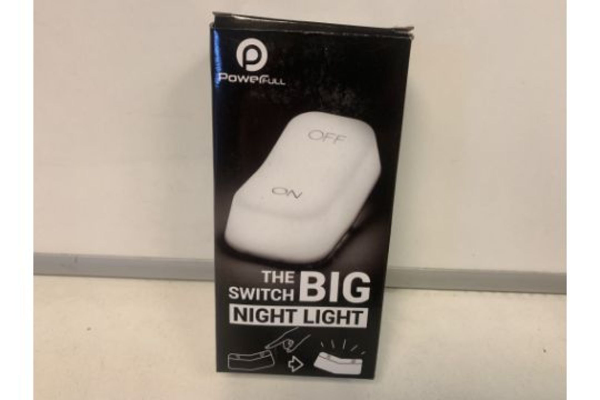 15 X BRAND NEW BIG SWITCH NIGHT LIGHTS R15