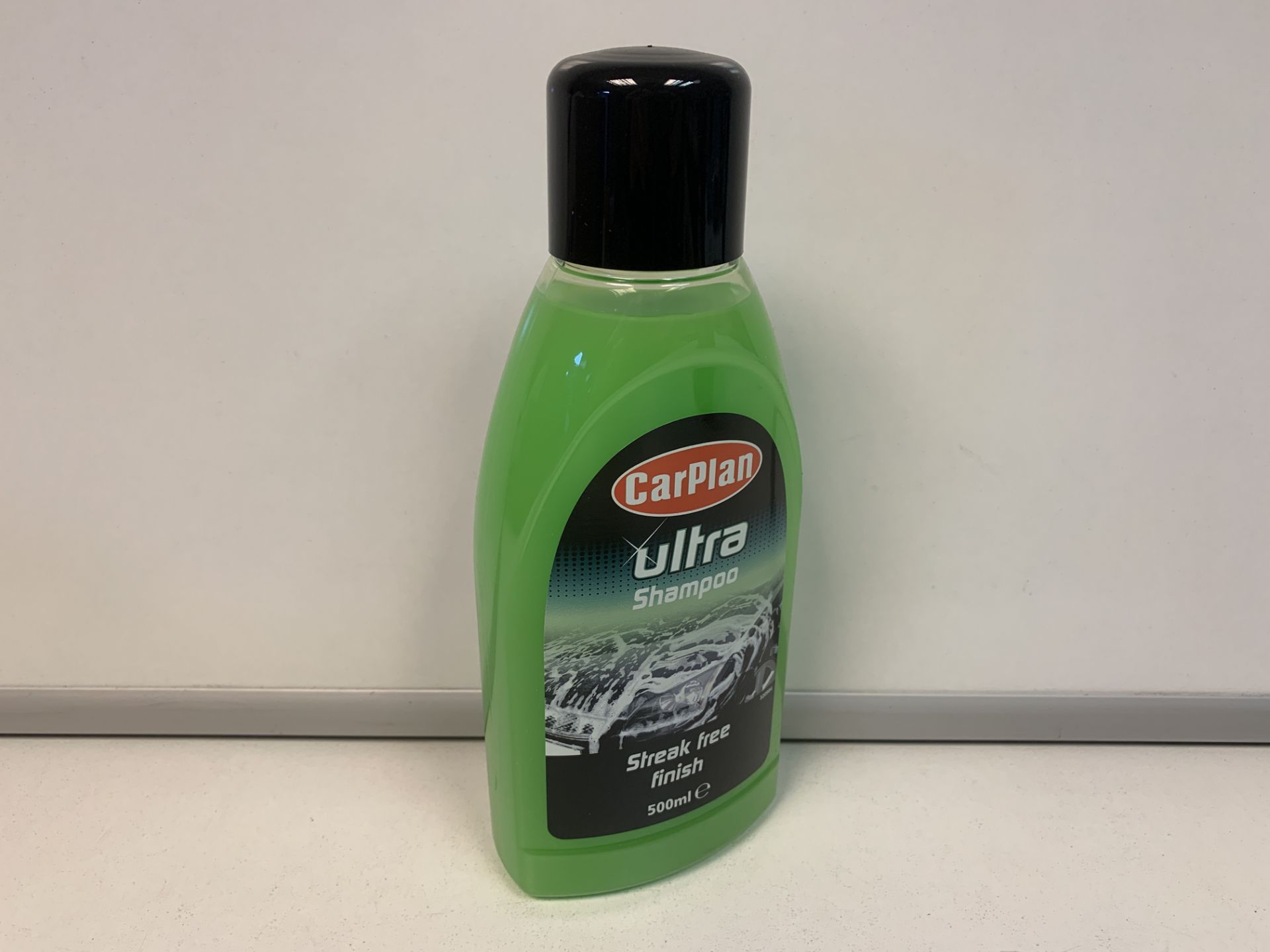 36 X BRAND NEW CARPLAN 500ML ULTRA SHAMPOO R9