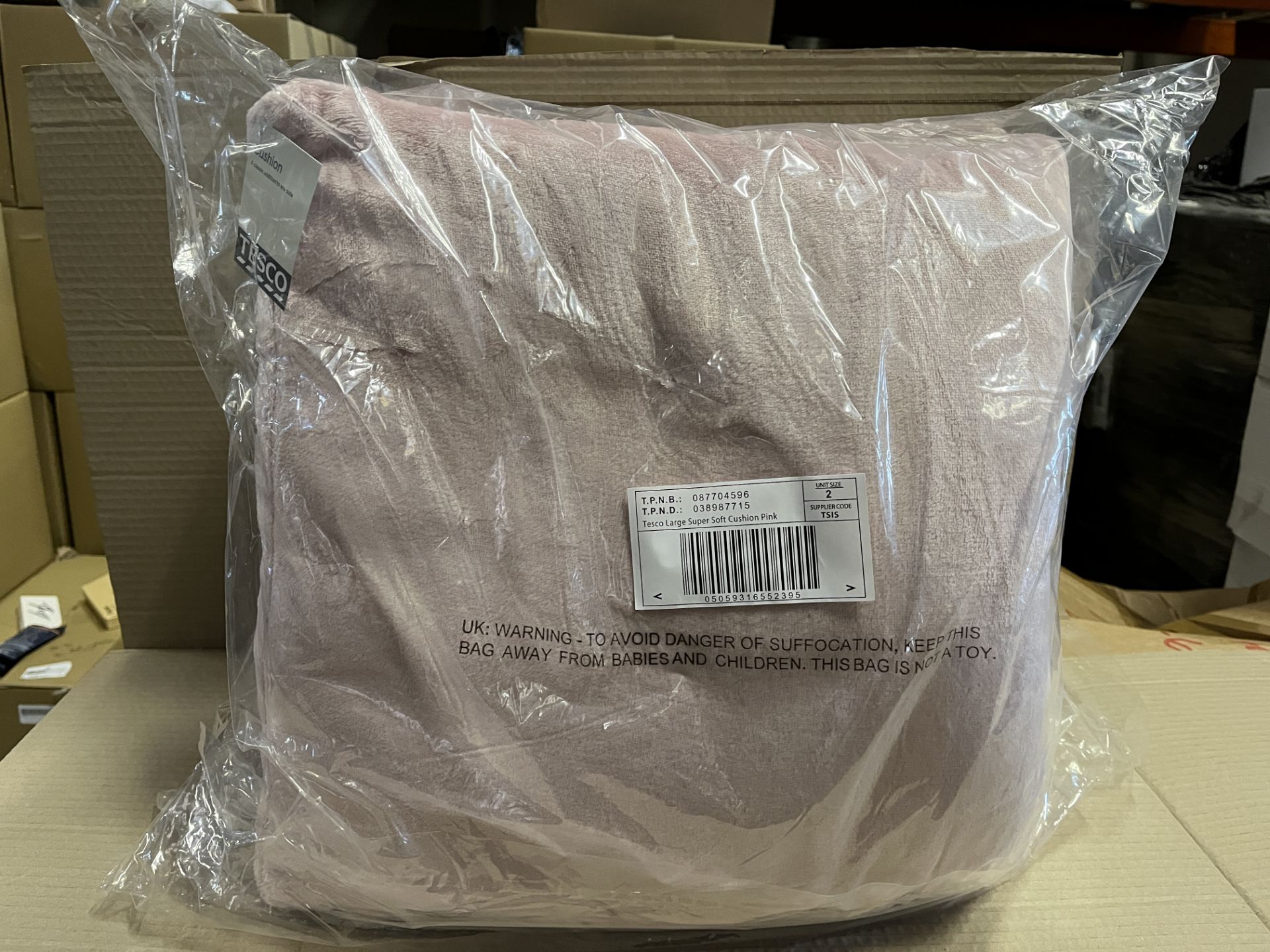 16 X BRAND NEW TESCO LARGE SUPER SOFT CUSHION PINK S1-13