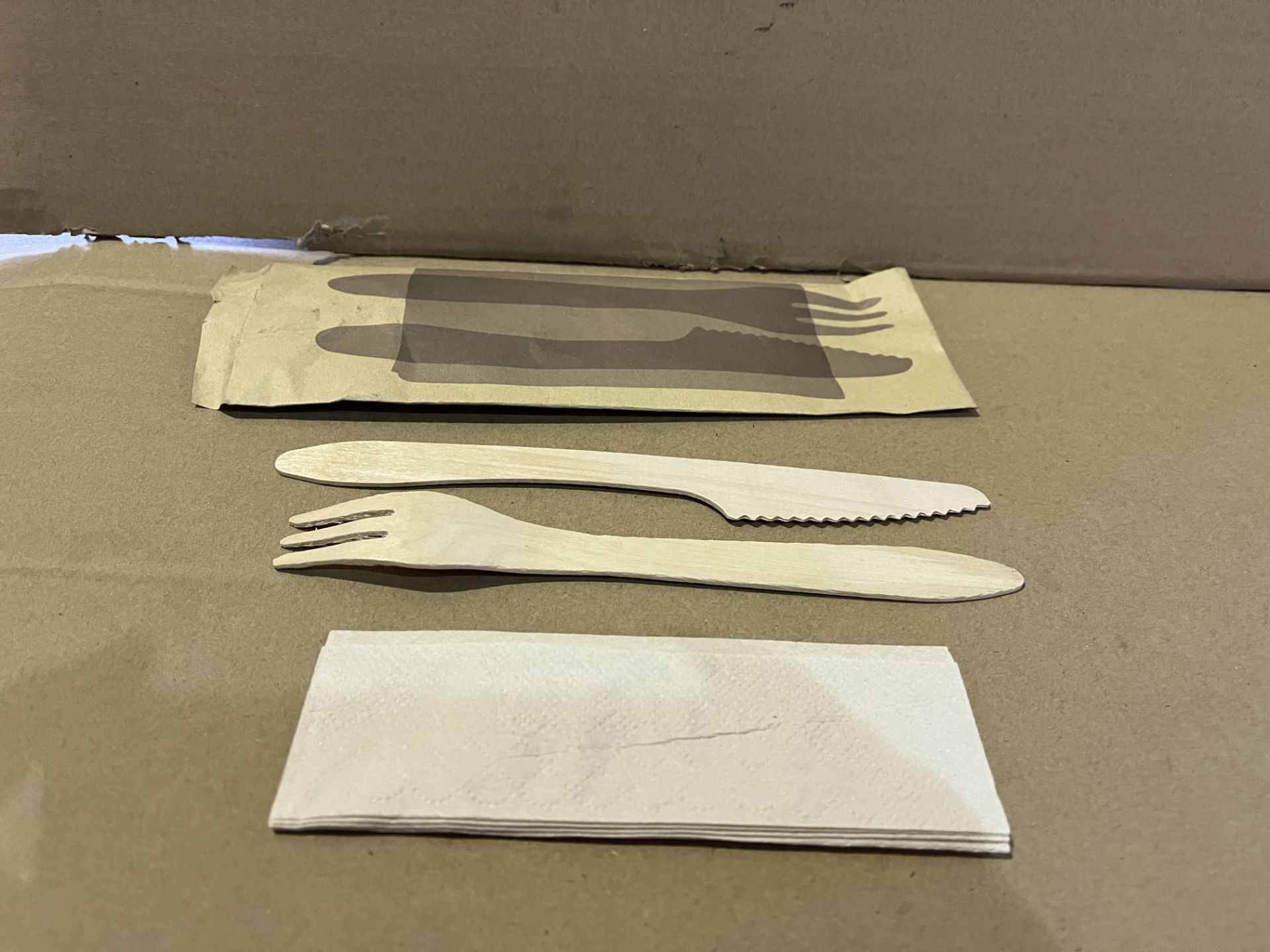 800 X BRAND NEW BIOPACK WOODEN CUTLERY KITS WITH NAPKIN R15