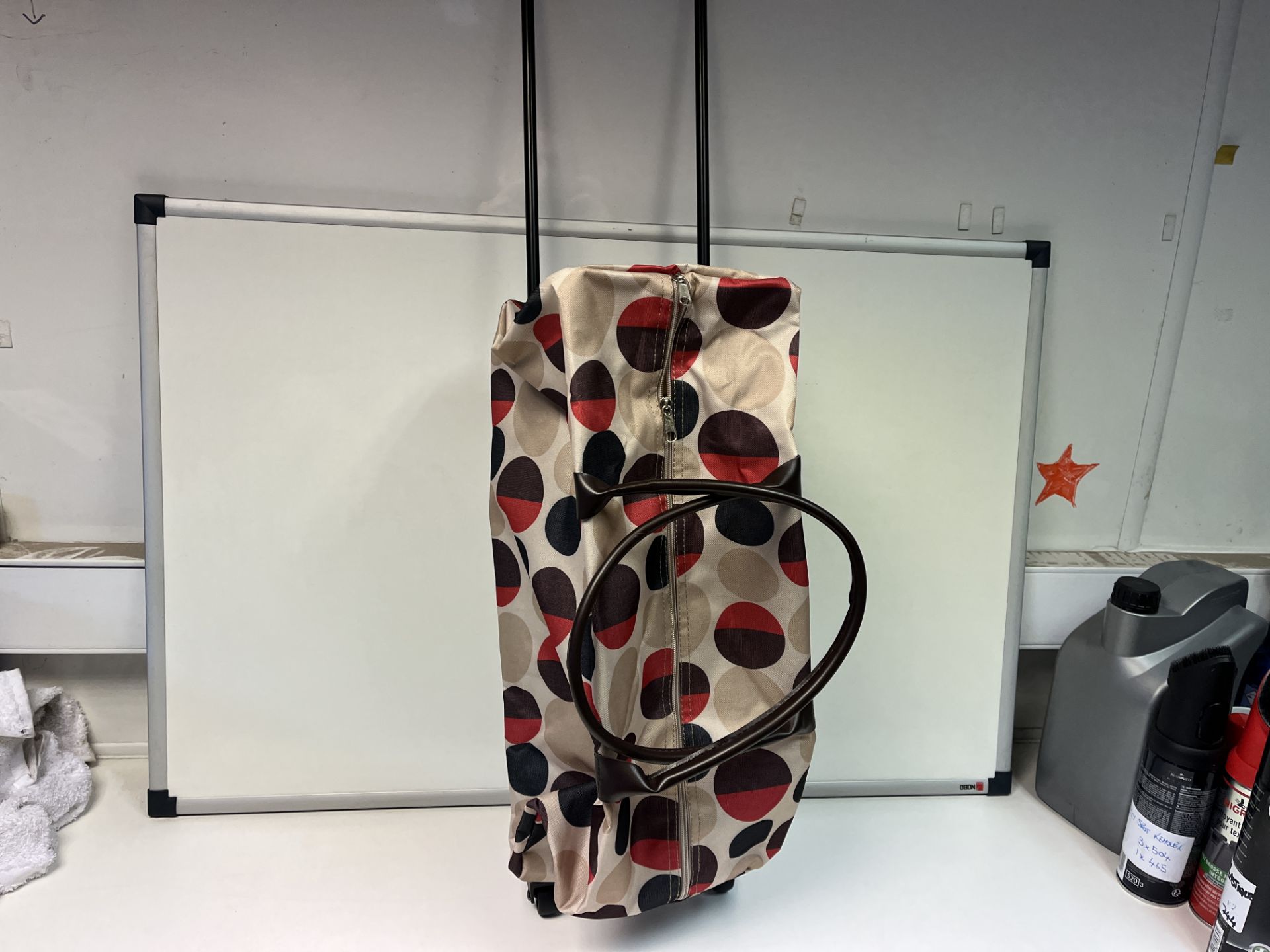 6 X NEW PACKAGED POLKA DOT TROLLEY BAGS