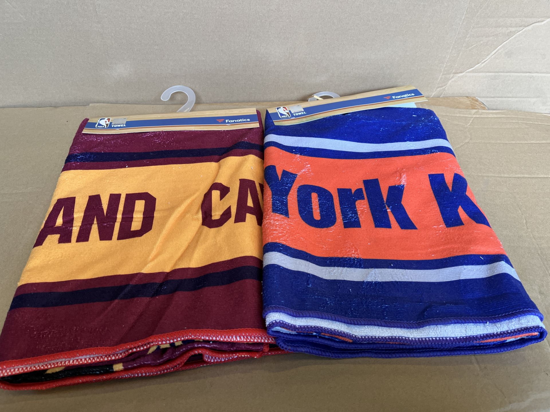 20 X BRAND NEW OFFICIAL NBA TOWELS VARIOUS TEAMS INCLUDING NEW YORK KNICKS, CHICAGO BULLS ETC S1