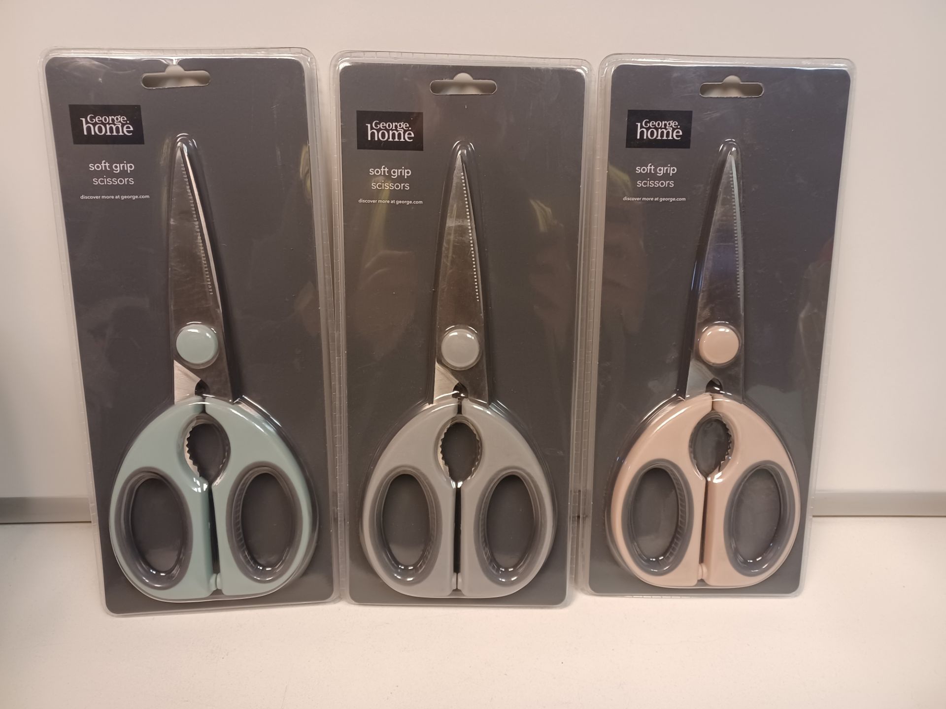 48 X GEORGE HOME SOFT GRIP SCISSORS IN ASSORTED COLOURS (ROW18/CHECKBOARD)