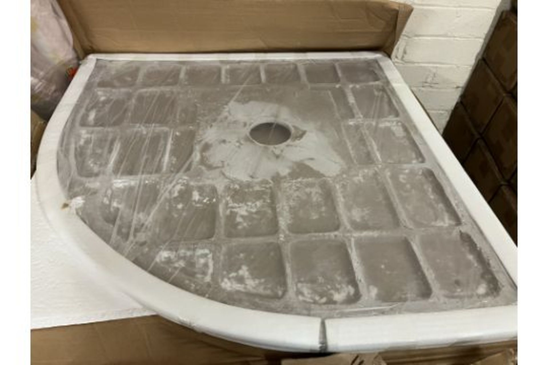 2 X BRAND NEW 800 X 800 QUAD SHOWER TRAYS WHITE R 550 RRP £220 EACH