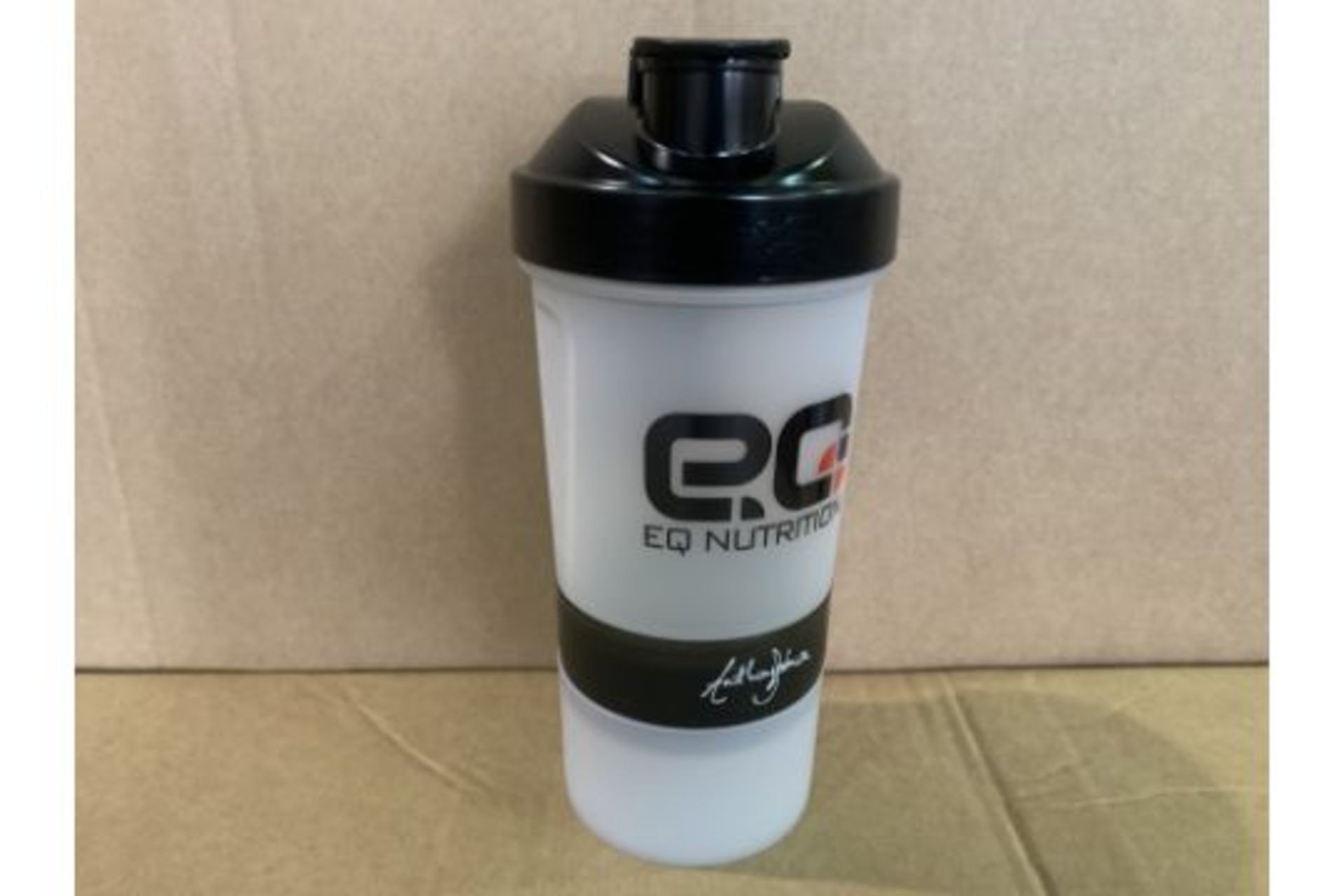 36 X BRAND NEW ANTHONY JOSHUA PREMIUM 600ML BLACK AND WHITE SHAKERS RRP £15 EACH