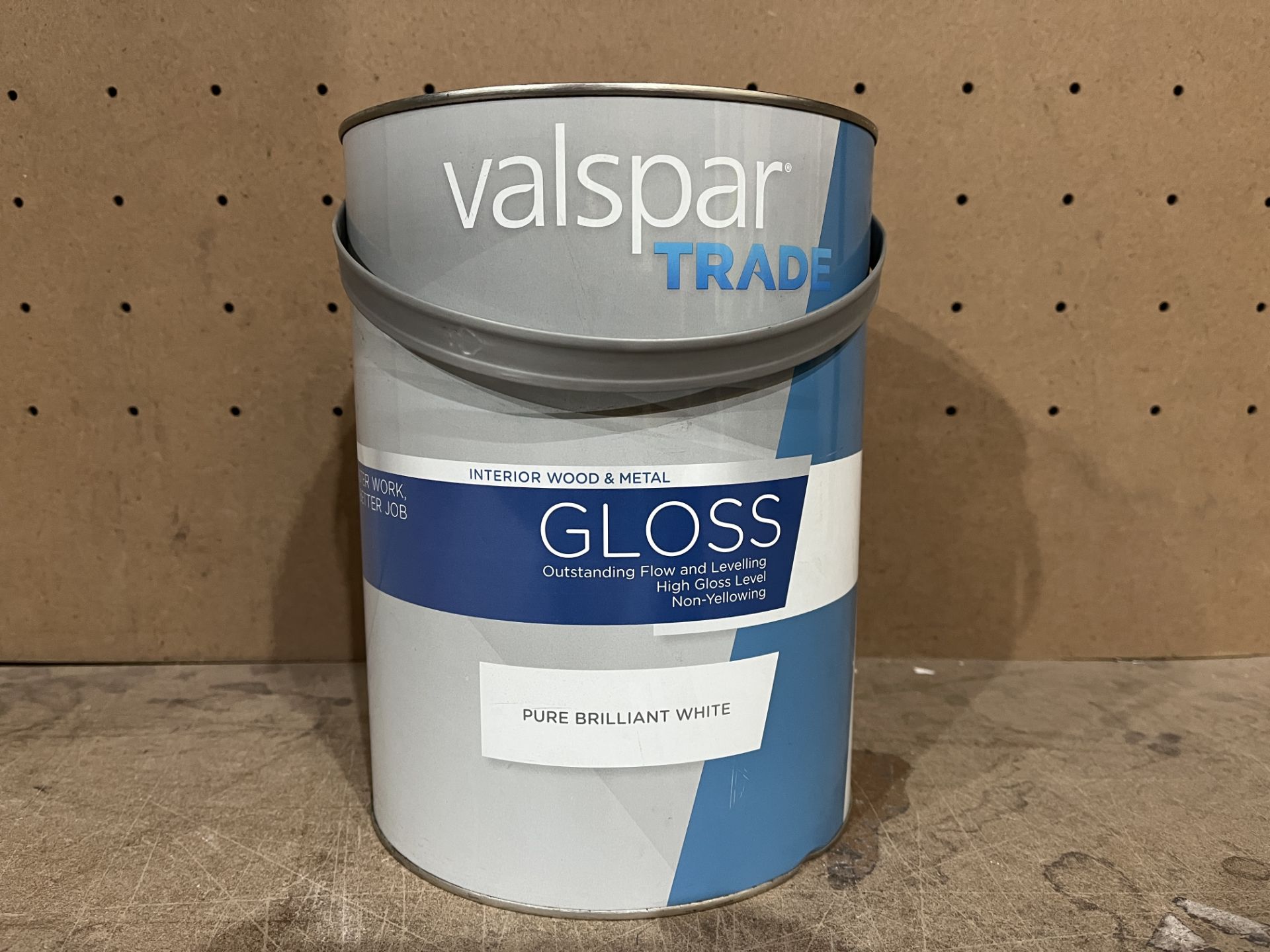 9 X BRAND NEW VALSPAR TRADE PURE BRILLIANT WHITE GLOSS METAL AND WOOD PAINT 5L PCK