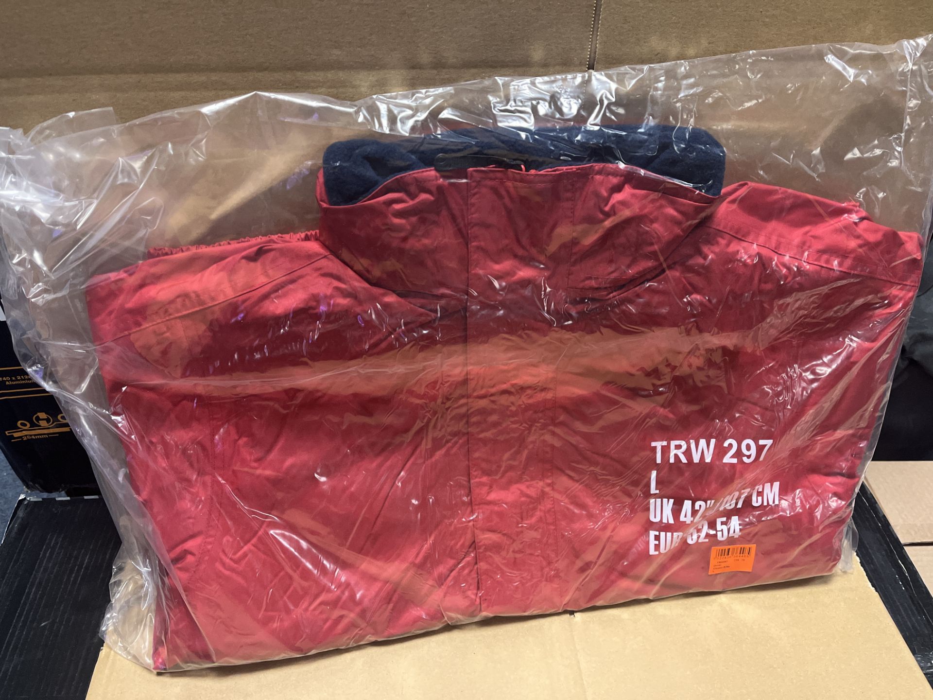 8 X BRAND NEW REGATTA RED DOVER CLASSIC JACKETS (SIZES MAY VARY FROM SMALL TO XL) EBR