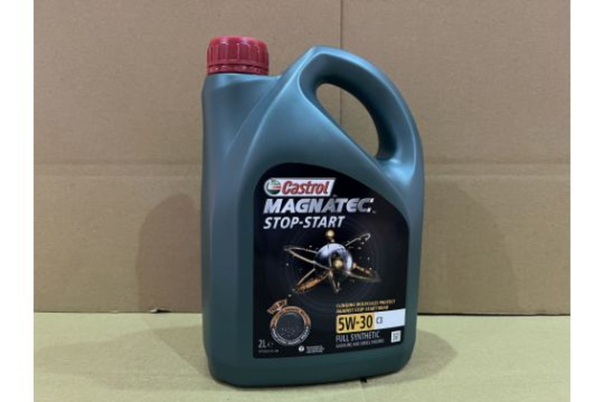 16 X BRAND NEW CASTROL MAGNATEC FULLY SYNTHETIC 5W-30 OIL 2L R15