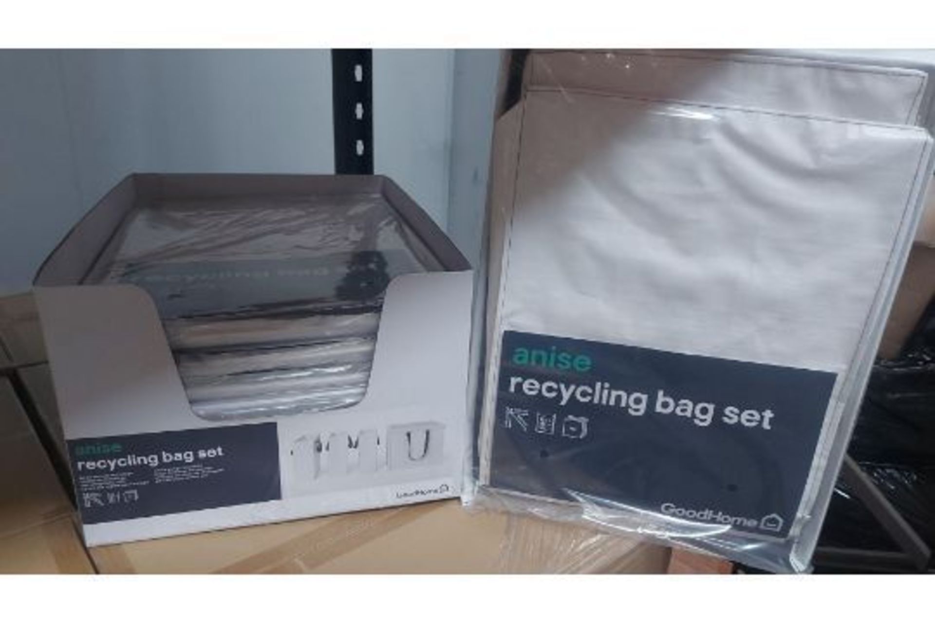 60 X NEW PACKAGED SETS OF 4 NISE RECYCLING/GARDEN BAG SETS. INCLUDES 3 X 18L HEAVY DUTY BAGS AND