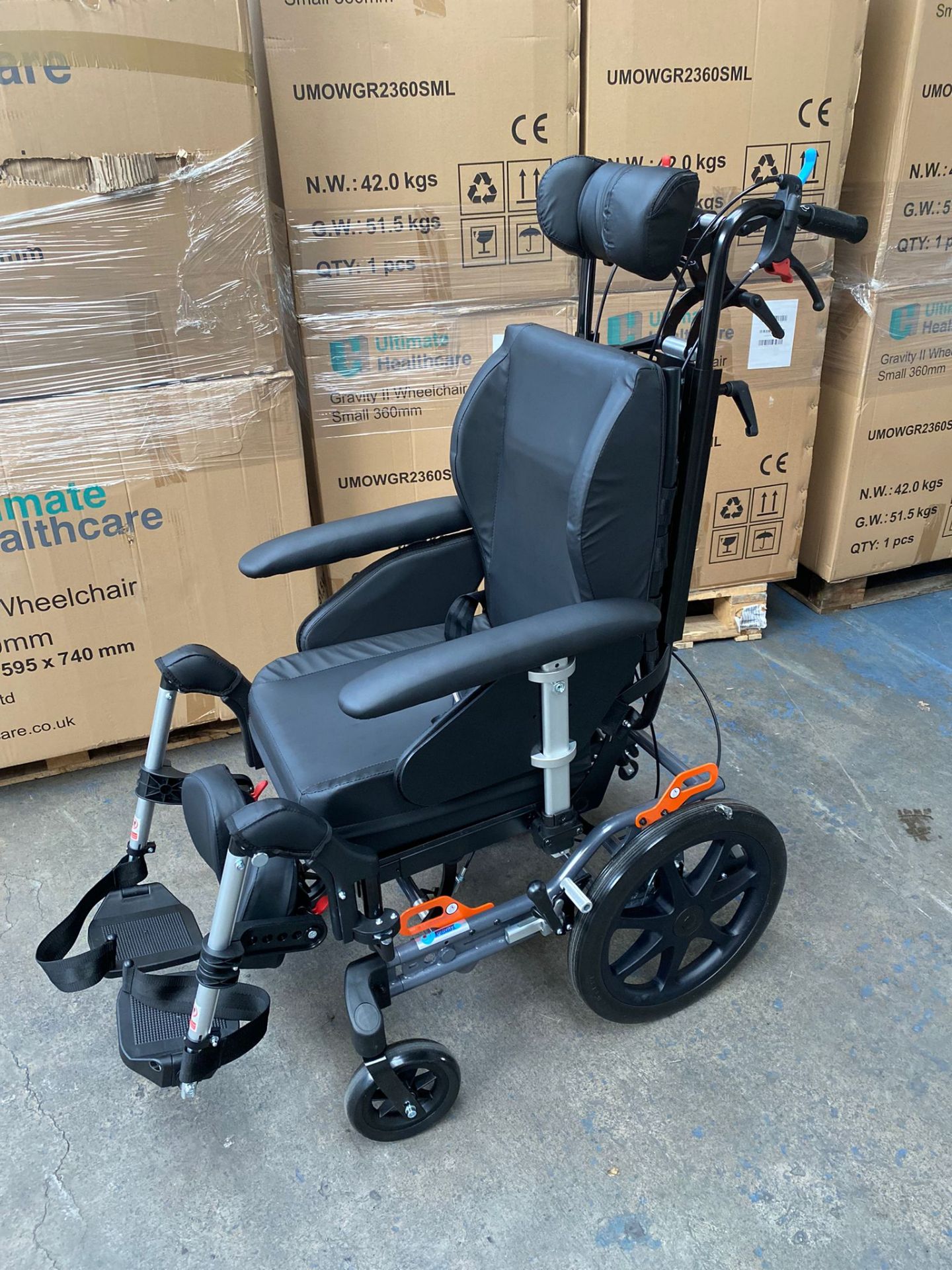 BRAND NEW Gravity 2 Wheel Chair SIZE SMALL 360MM RRP £1500