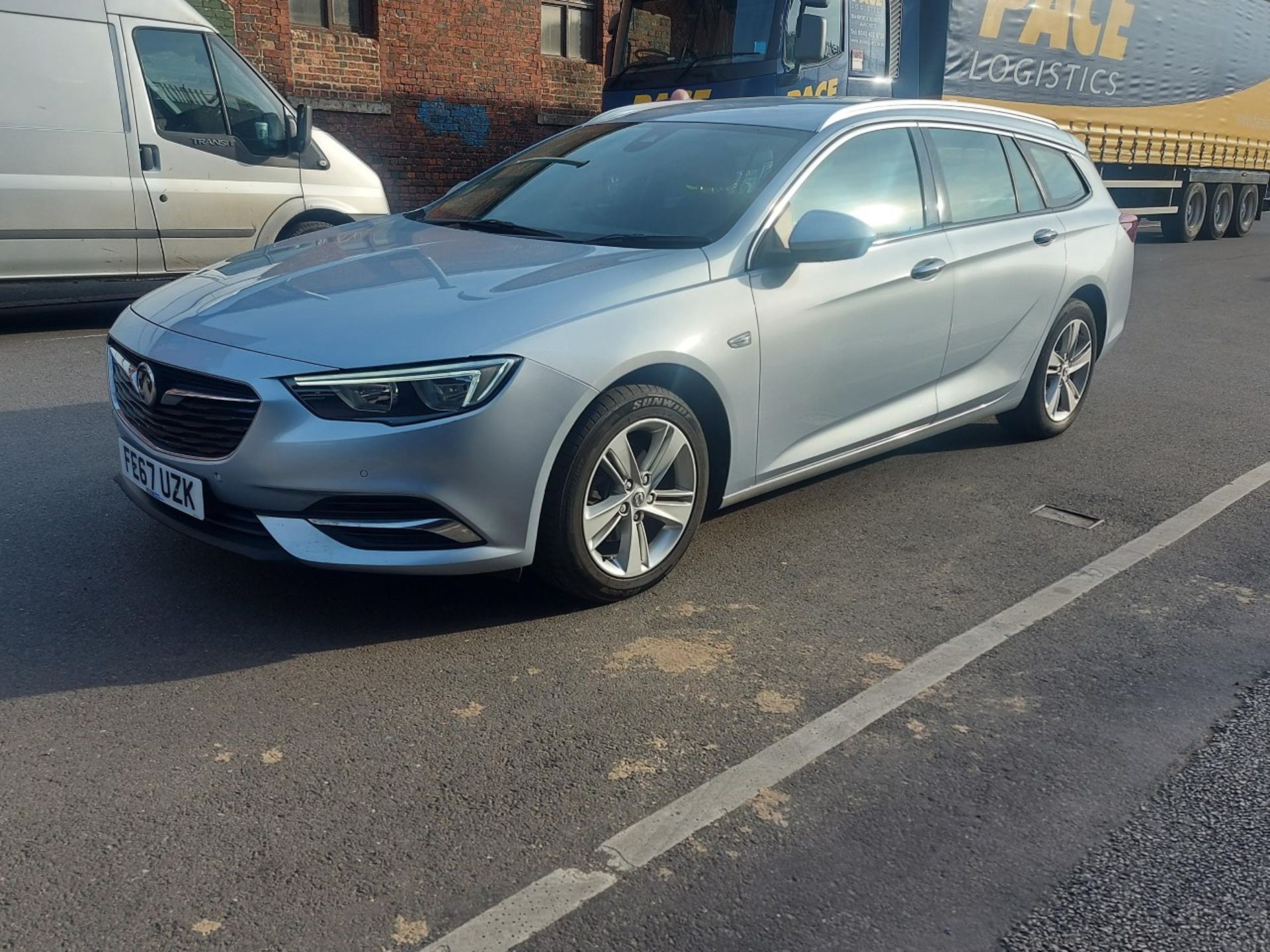 FE67 UZK - VAUXHALL INSIGNIA DIESEL SPORTS TOURER - 1.6 Turbo D ecoTec Tech Line Nav.  Fuel type: