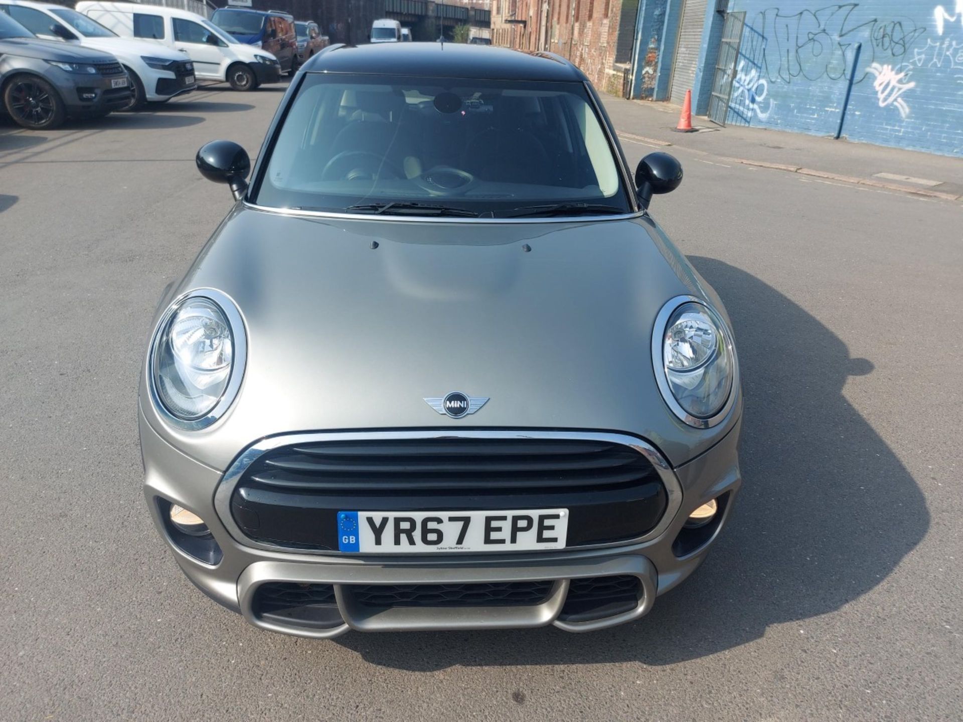 YR67 EPE - MINI 1.5 Cooper 5dr HATCHBACK. Date registered: 12 September 2017. - Image 8 of 14