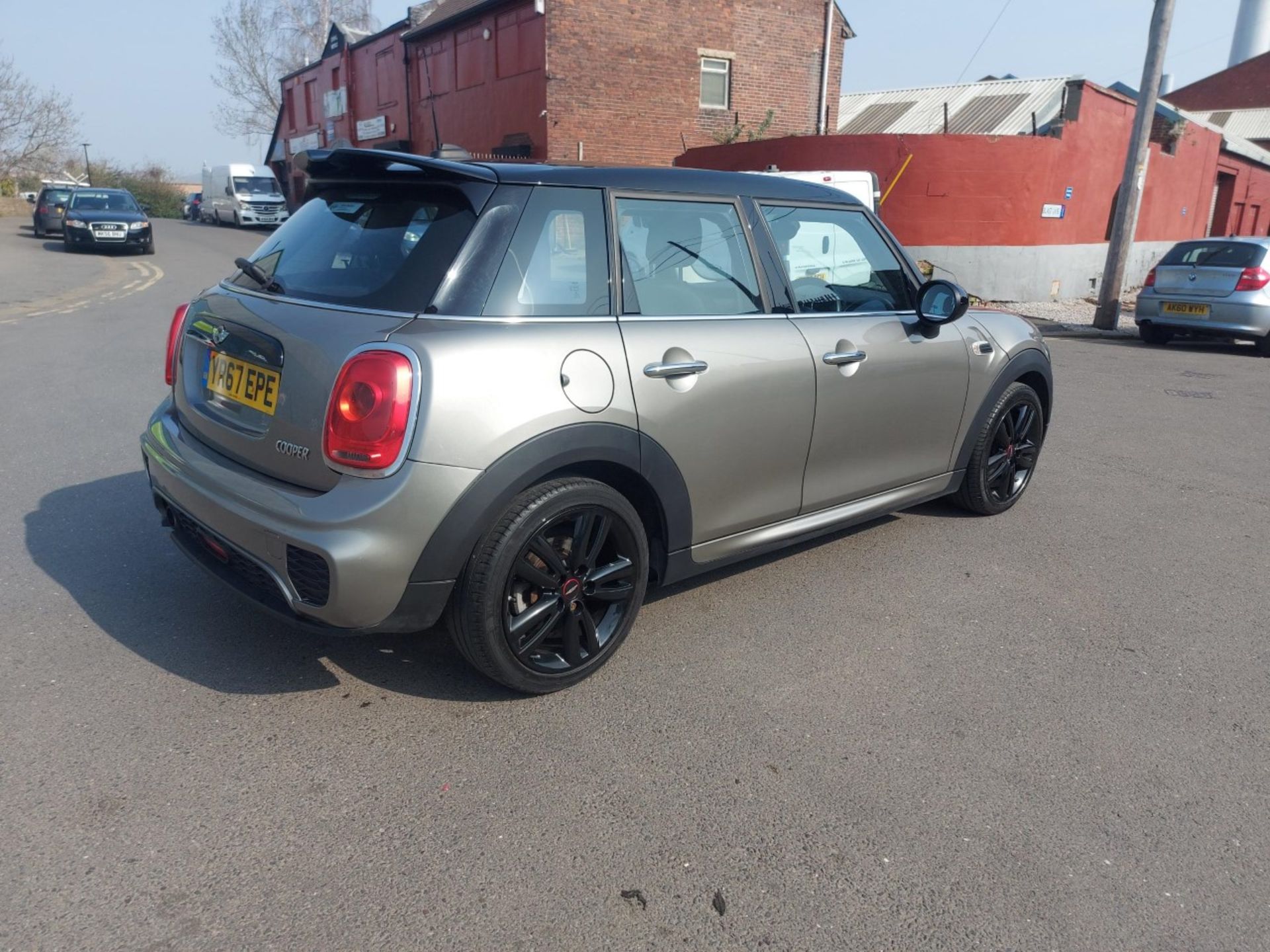 YR67 EPE - MINI 1.5 Cooper 5dr HATCHBACK. Date registered: 12 September 2017. - Image 3 of 14