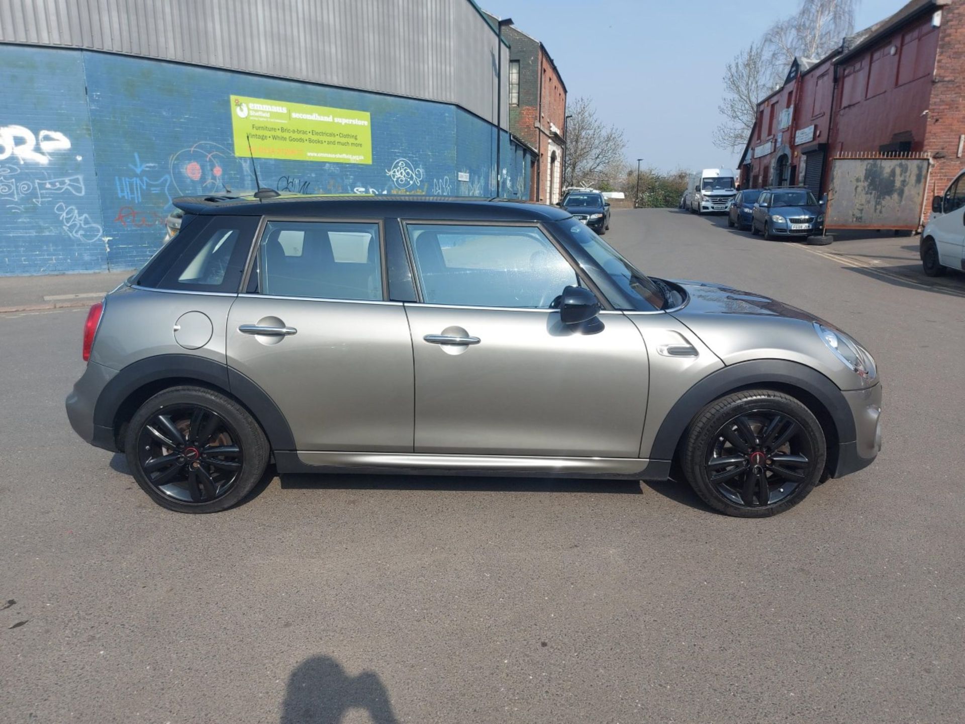 YR67 EPE - MINI 1.5 Cooper 5dr HATCHBACK. Date registered: 12 September 2017. - Image 2 of 14