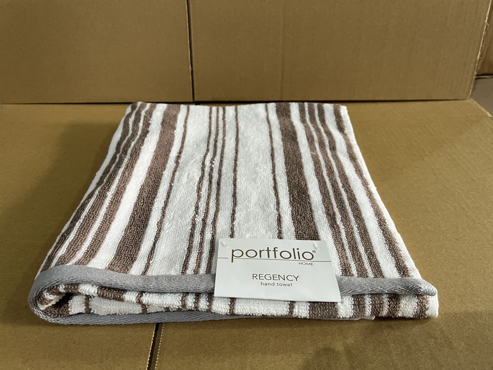 20 X BRAND NEW PORTFOLIO HOME REGENCY HAND TOWELS R15