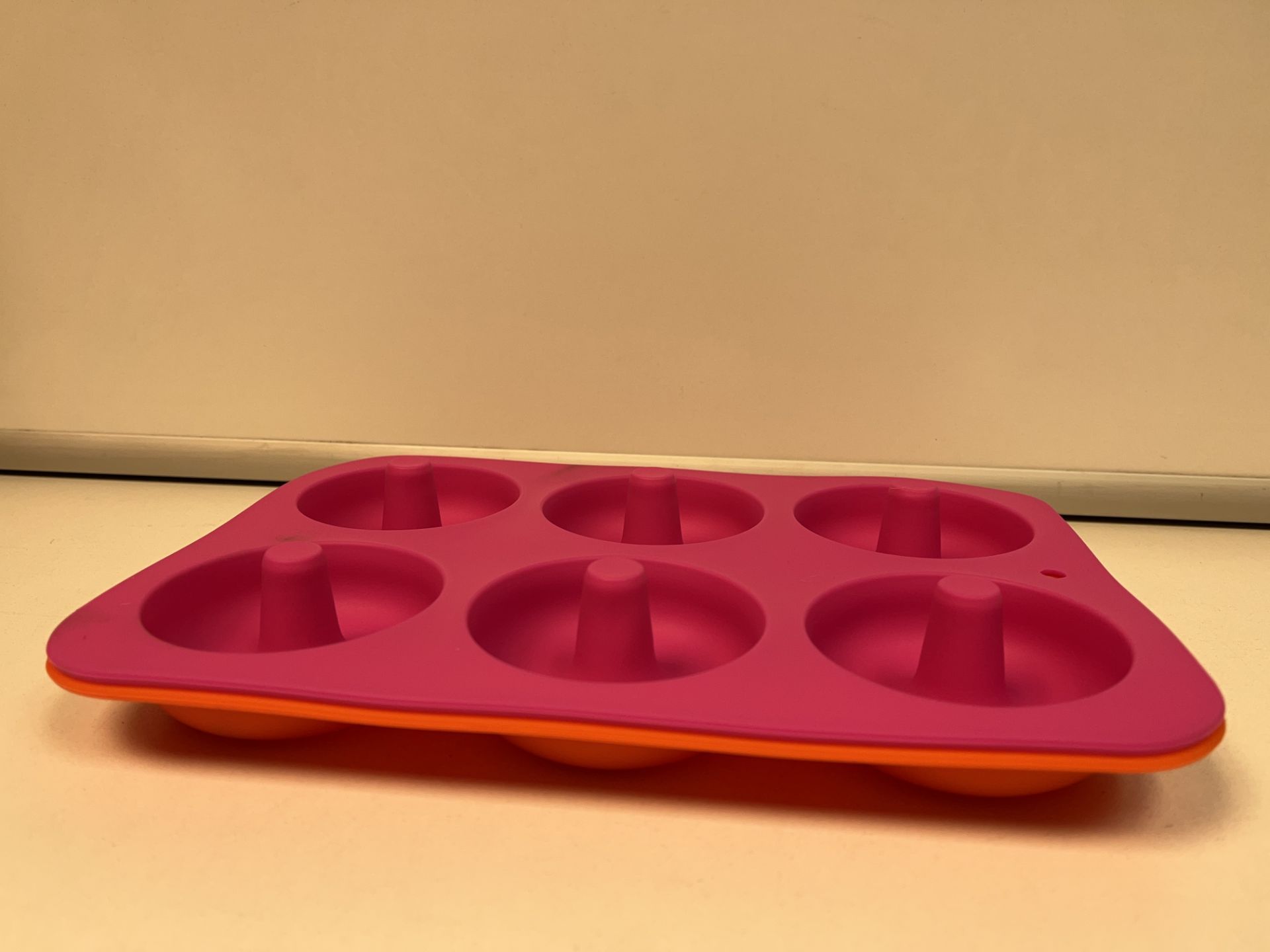 40 X BRAND NEW 6 CONNECTED SILICONE DOUGHNUT MOULDS FOR COOKING R19