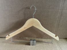 250 X BRAND NEW LARGE CHILDRENS WOODEN HANGERS WITH PEG IN 5 BOXES R15