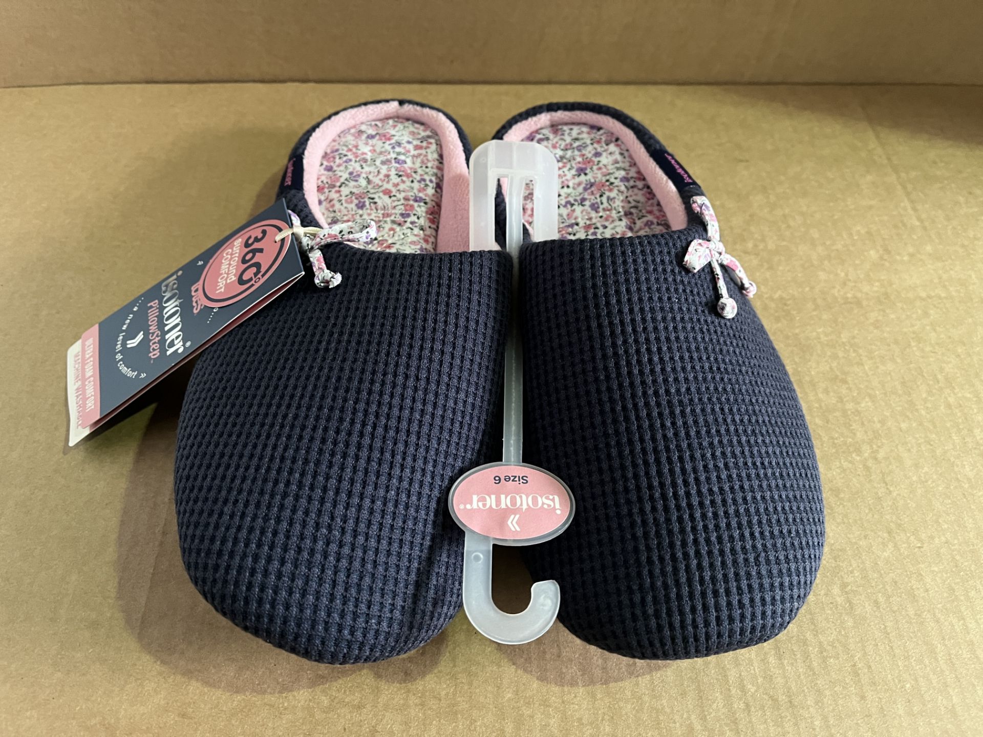 12 X BRAND NEW NAVY WAFFLE MULE TOTE ISOTONER SLIPPERS IN RATIO BOX SIZES PRICE MARKED £18 EACH 4-