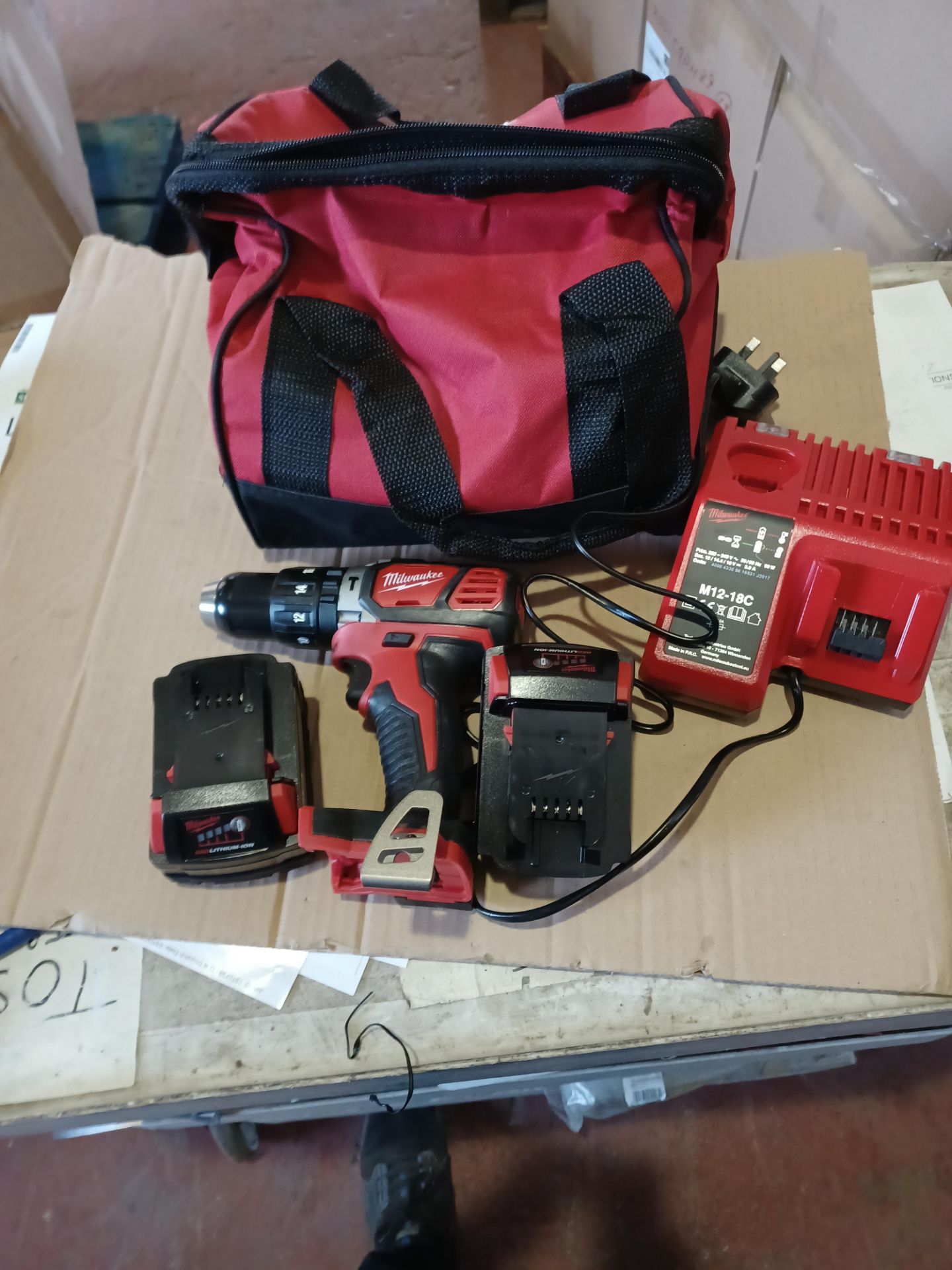 MILWAUKEE M18 BPD LI ION 303B BRUSHLESS WITH 2 BATTERIES CHARGER AND CARRY KIT - BW