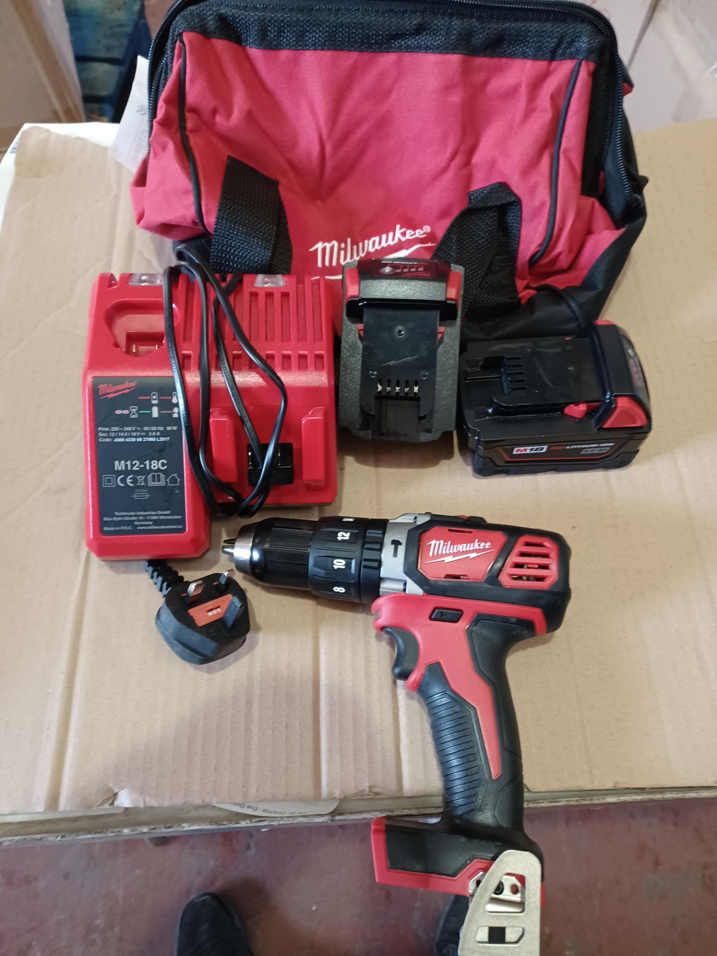 MILWAUKEE M18 BPD LI ION BRUSHLESS WITH 2 BATTERIES CHARGER AND CARRY KIT - BW