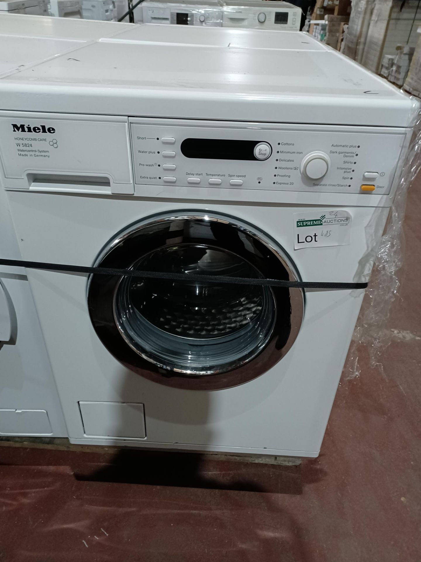 MIELE W5824 HONEYCOMB CARE WATERCONTROL WASHING MACHINE RRP £289.99 REFURBISHED