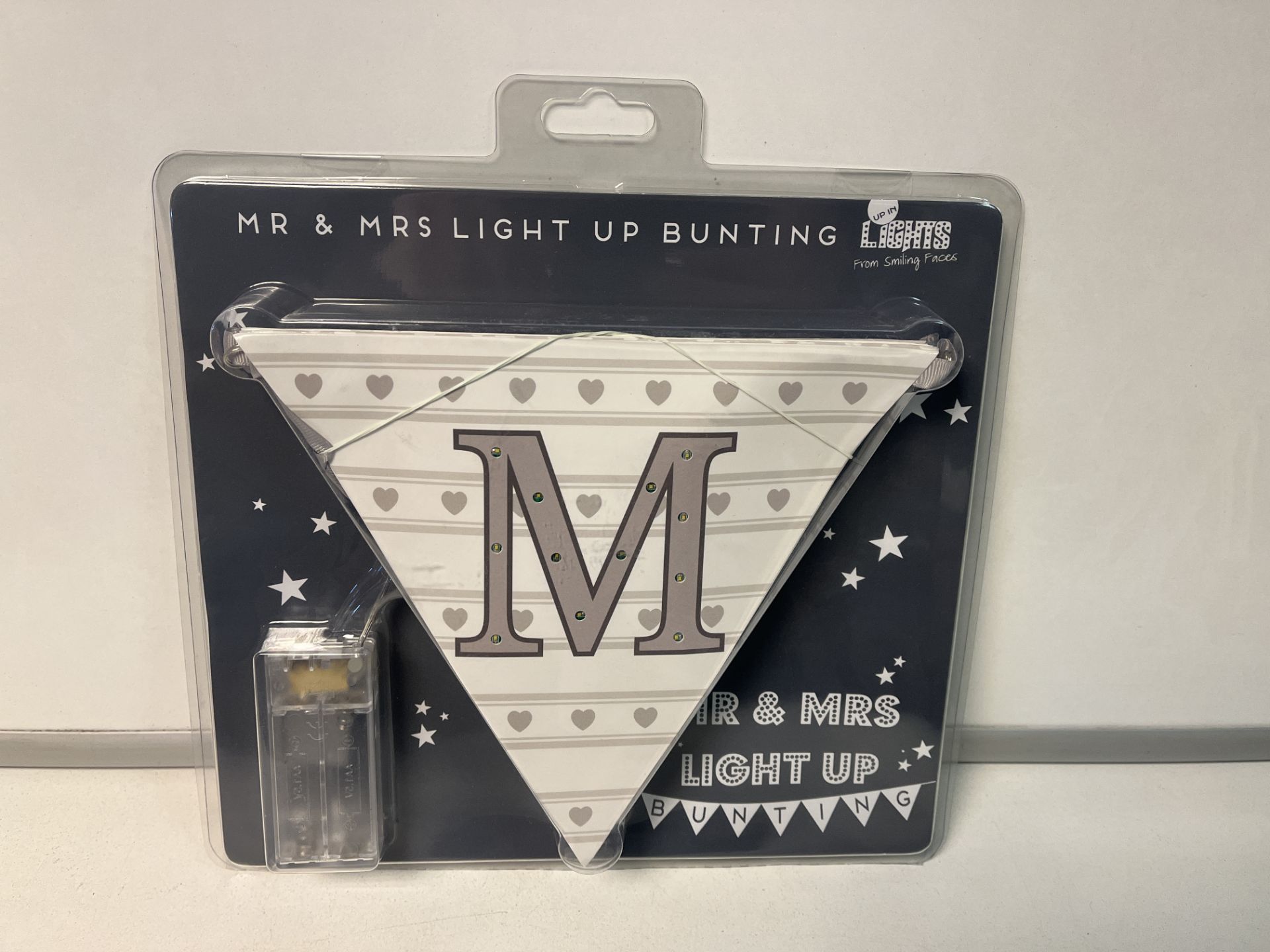 30 X BRAND NEW MR AND MRS LIGHT UP BUNTINGS RRP £18 EACH S1RA