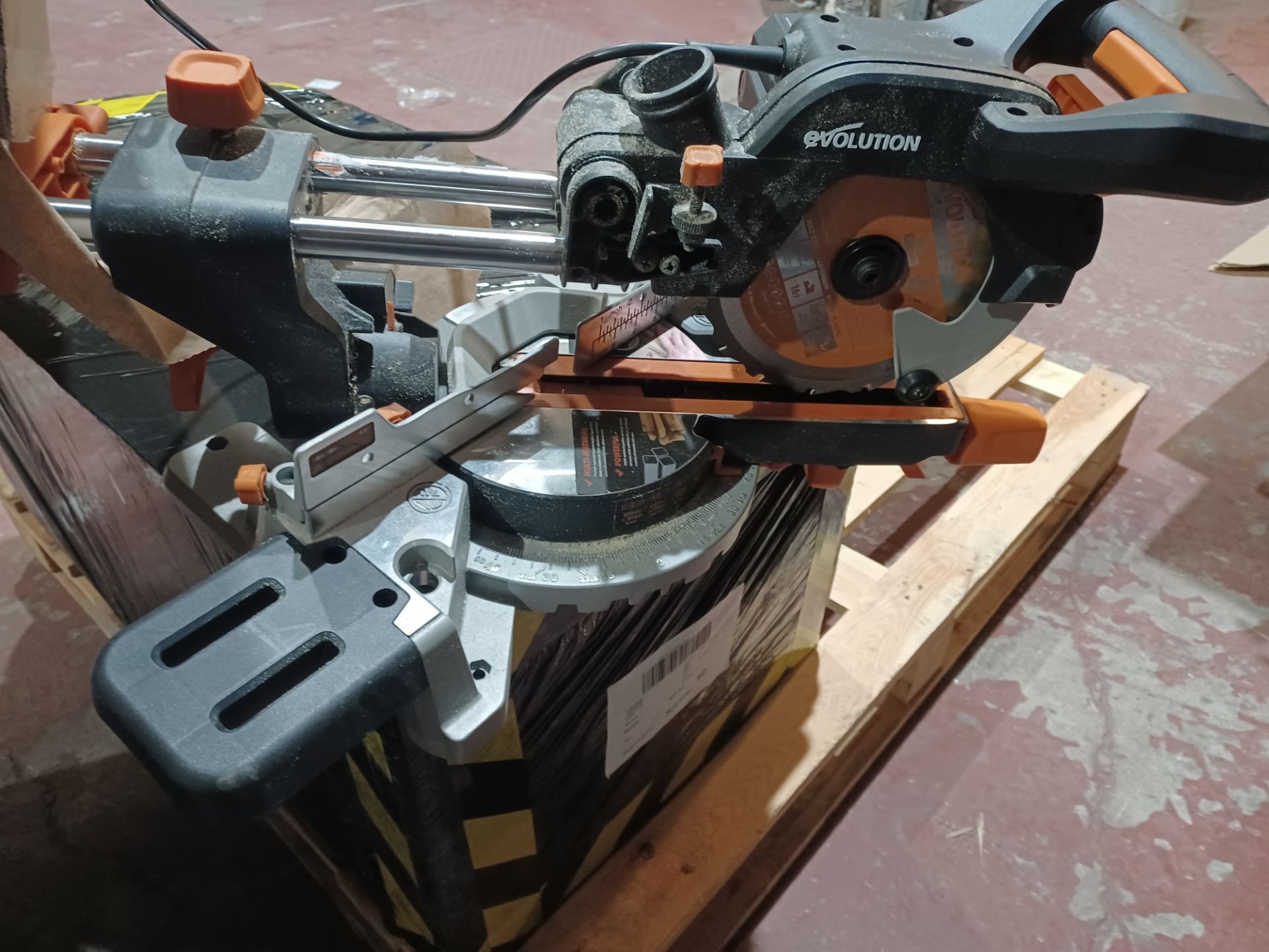 EVOLUTION R185SMS 185MM SLIDING MITRE SAW 230V - PCK