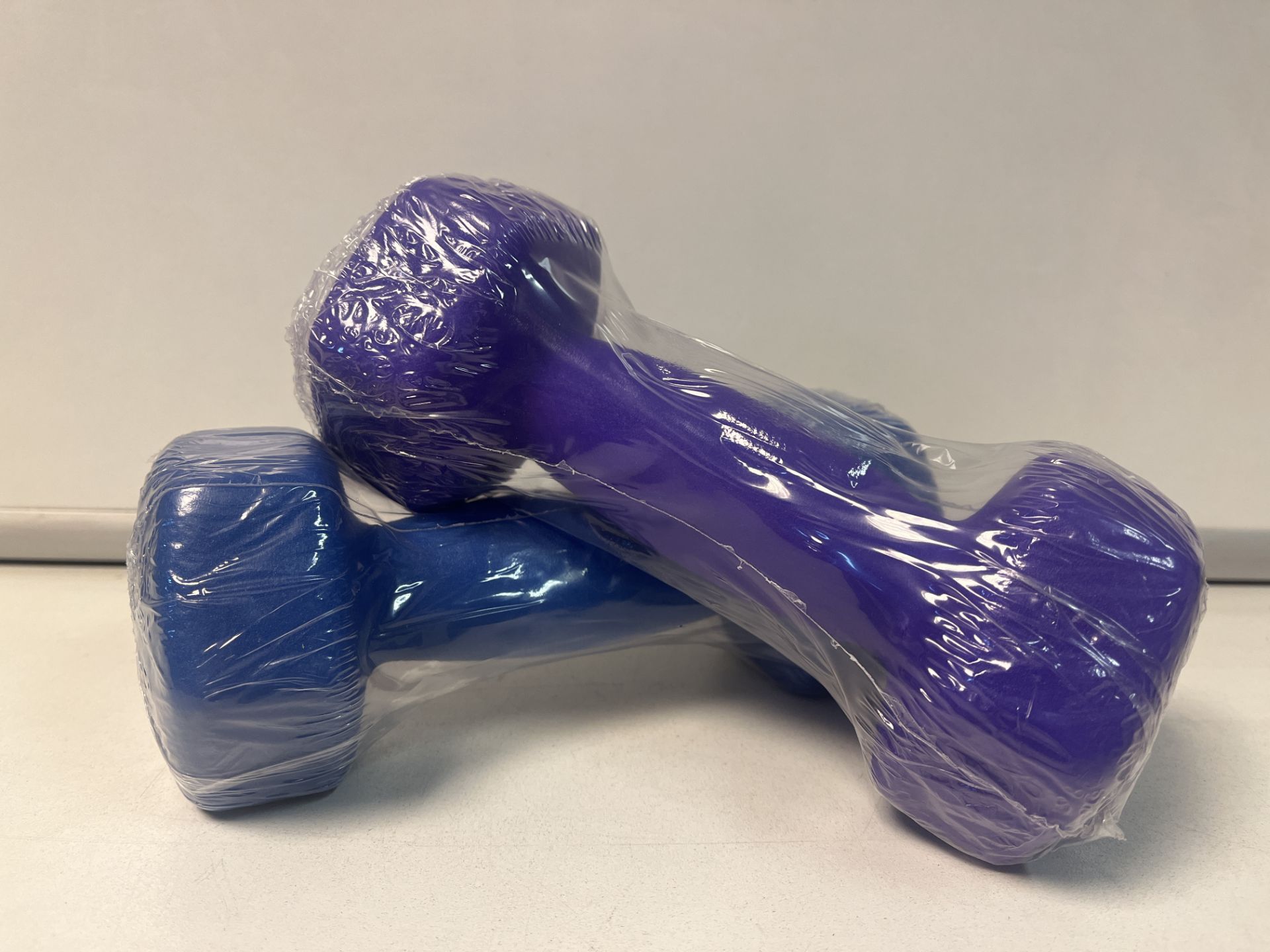 15 X BRAND NEW BLUE/PURPLE 2.5KG DUMBBELLS R19