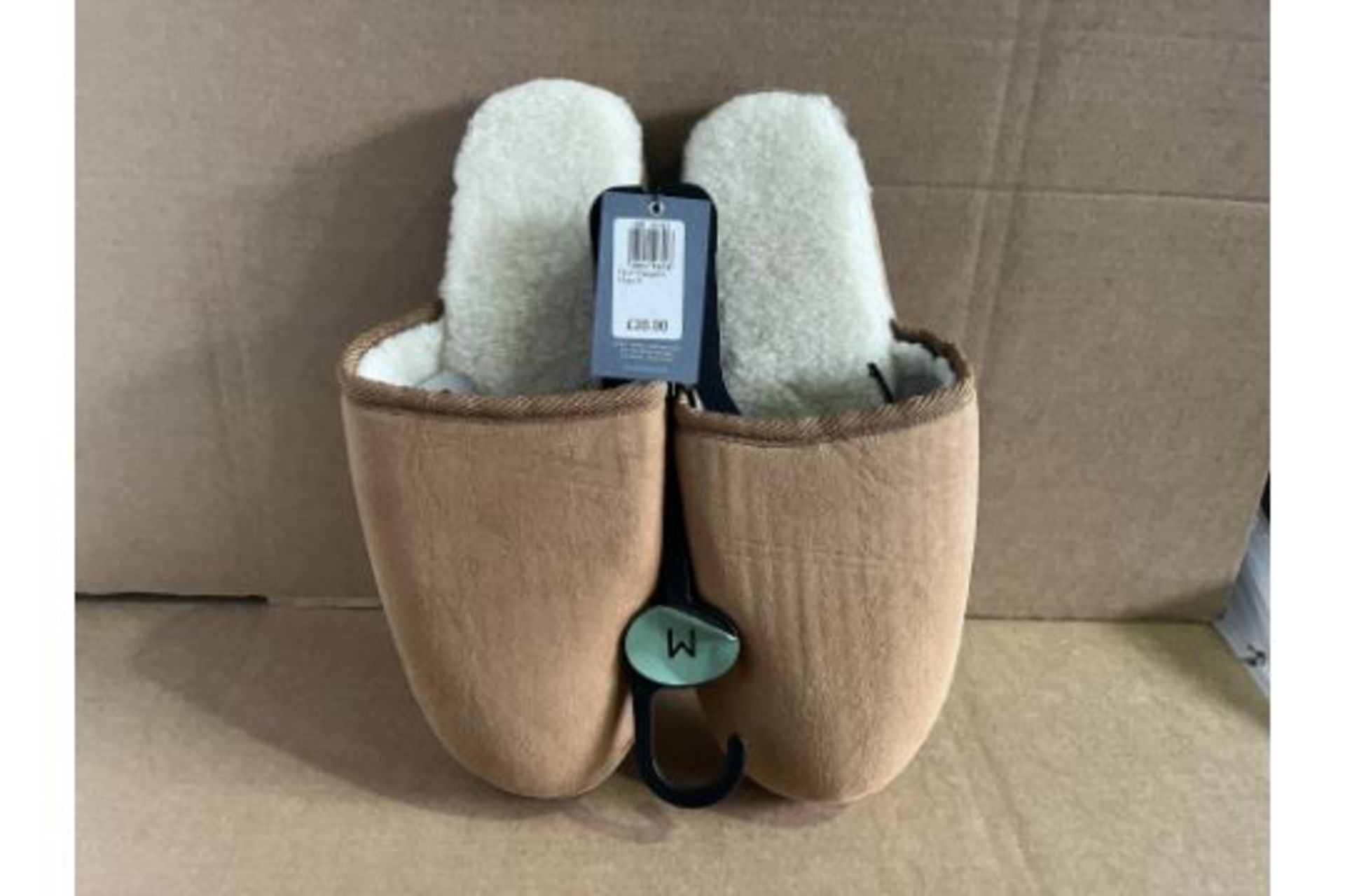 12 X BRAND NEW CHESTNUT FAUX SHEEPSMULE SLIPPERS SIZE MEDIUM PRICE MARKED £20 EACH R19