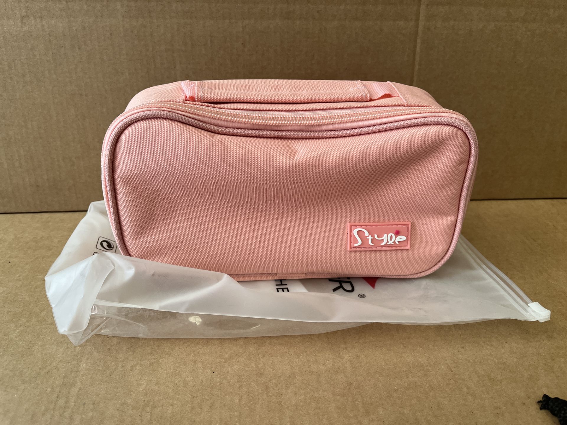 25 X BRAND NEW PINK MAKEUO CASE/PENCIL CASES LARGE S1P