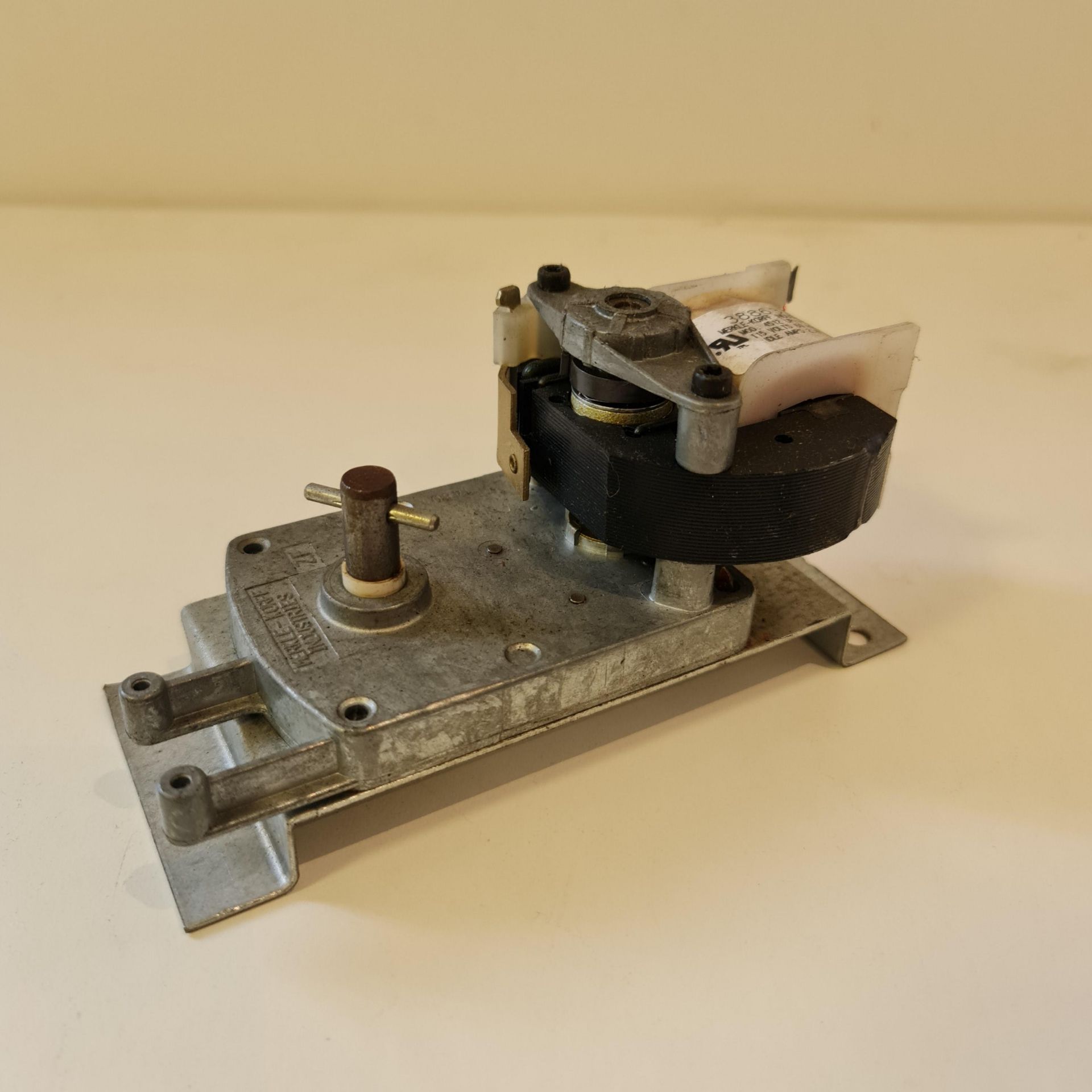 Merkle Korff Vending Machine Gear Motor P/N 388637 Second Hand RRP £100 - Image 3 of 6