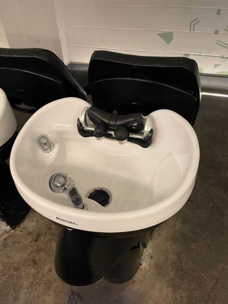 (OFF SITE SALE) LIQUIDATION OF HIGH END SALON INCLUDING CHAIRS, BASINS, PRODUCT AND MORE FROM BRANDS SUCH AS TAKORA BELMONT. DEIVERY AVAILABLE